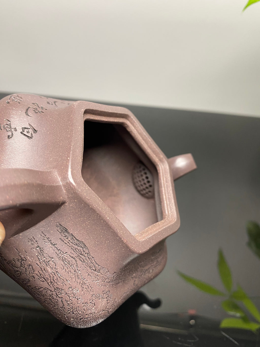 耿浩制～陈宏林刻绘 礼藏双绝重器｜紫砂界80后方器巨匠巅峰臻品《闲者六方壶》甄选原矿优质清灰泥·260cc，料工合一、品质顶级