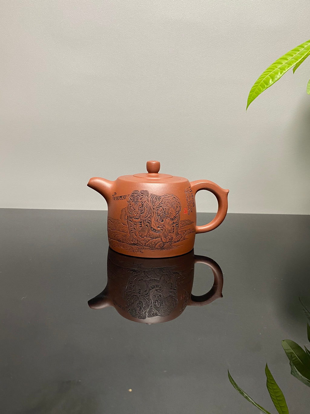 杨喜雨大师顶流臻品《井栏·五福图》五虎，形神兼备·礼藏双宜·传世重器！  ——原矿优质底槽清·430cc ——紫砂刻绘全能艺术名家·杨喜雨 亲工
