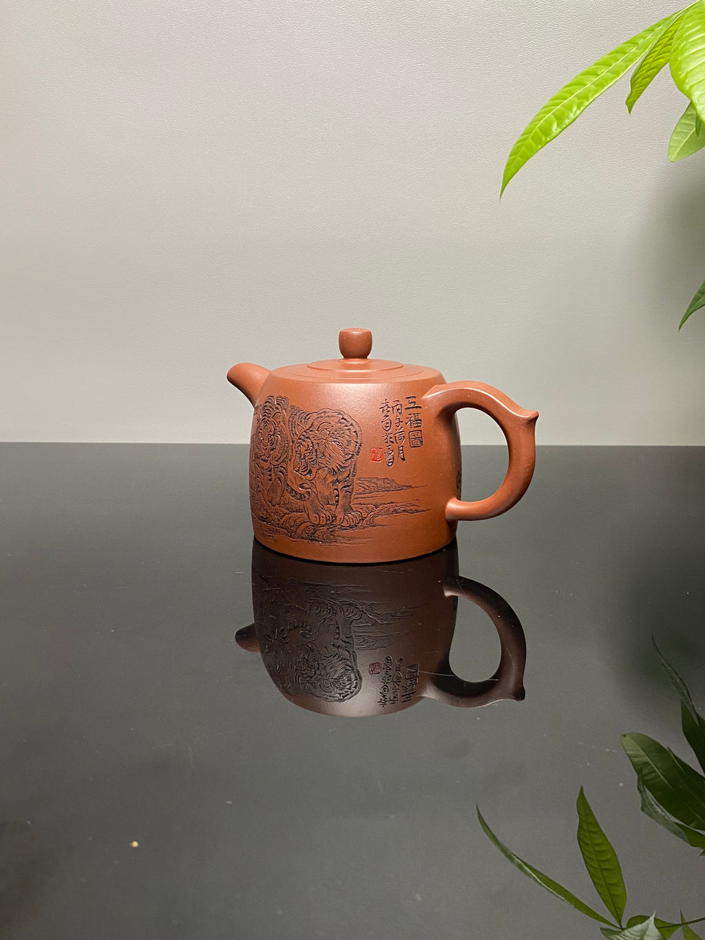 杨喜雨大师顶流臻品《井栏·五福图》五虎，形神兼备·礼藏双宜·传世重器！  ——原矿优质底槽清·430cc ——紫砂刻绘全能艺术名家·杨喜雨 亲工