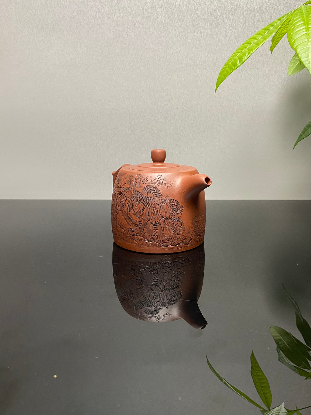 杨喜雨大师顶流臻品《井栏·五福图》五虎，形神兼备·礼藏双宜·传世重器！  ——原矿优质底槽清·430cc ——紫砂刻绘全能艺术名家·杨喜雨 亲工