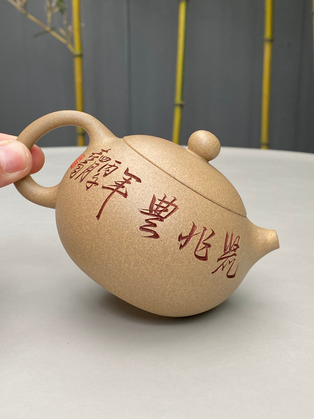 杨喜雨大师顶流臻品《西施壶》鼠兆丰年，形神兼备·礼藏双宜·传世重器！  ——原矿优质段泥·330cc ——紫砂刻绘全能艺术名家·杨喜雨 亲工