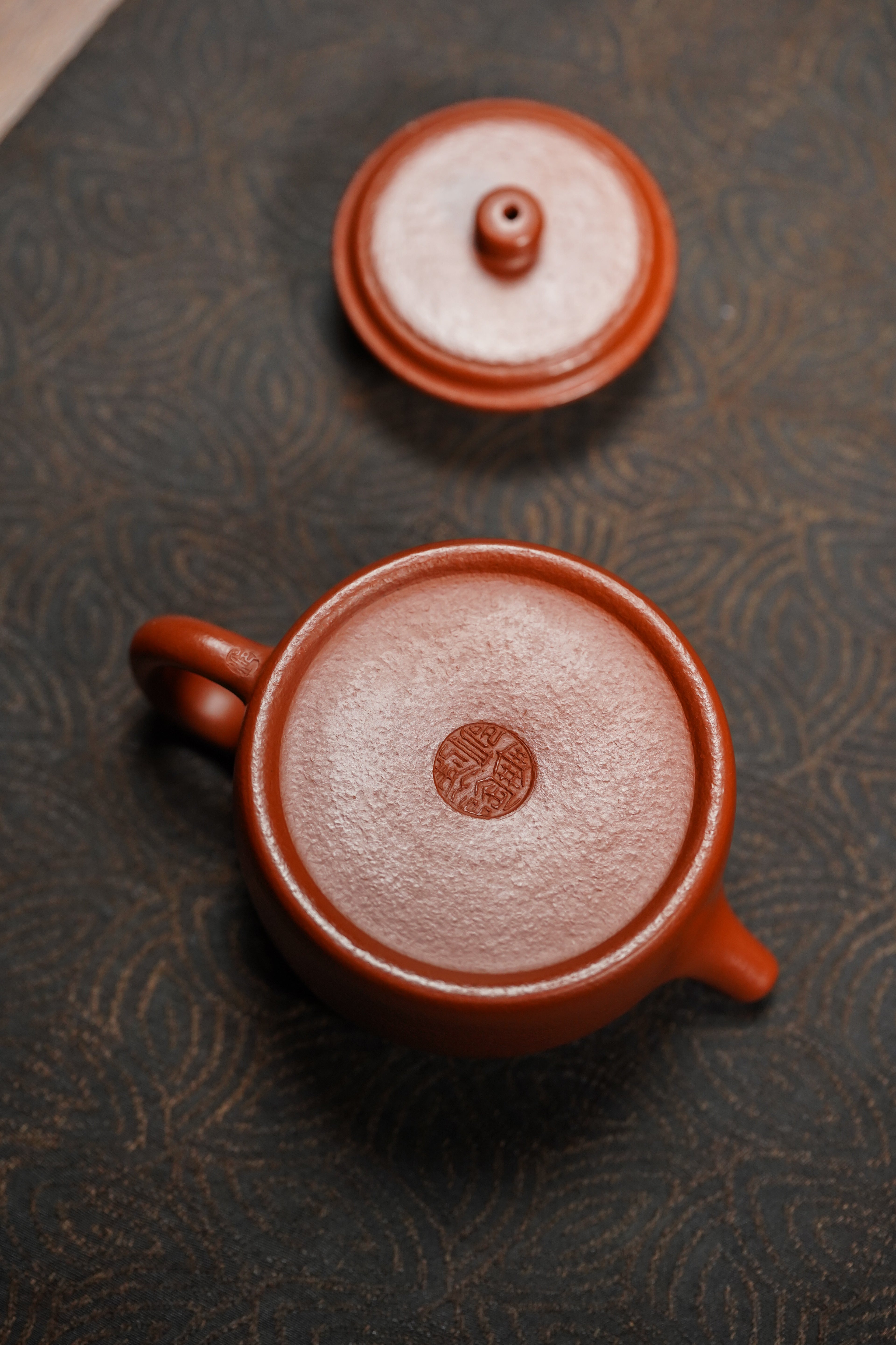 范泽锋高徒·邱爽紫砂潜力重器《德钟壶》是您礼藏皆宜的高端艺术品👍  ——原矿优质粗砂朱泥·110cc ——江苏省级大师·邱爽 亲制