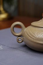 范泽锋高徒·邱爽紫砂潜力重器《年年有余壶》是您礼藏皆宜的高端艺术品👍  ——原矿优质蟹壳青段·220cc ——江苏省级大师·邱爽 亲制