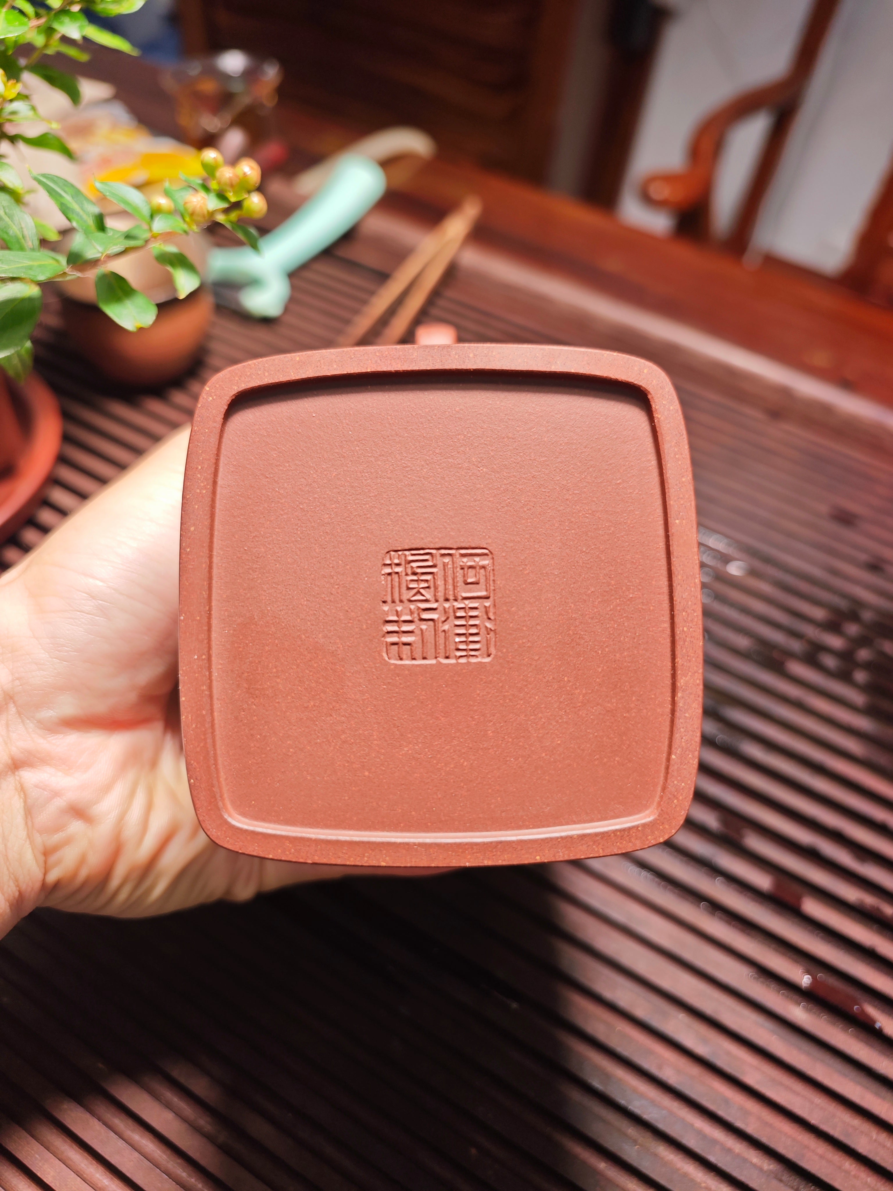 新品，何卫枫重器套组，云鼎四方，原矿优质底槽清·600cc，杯子180cc，一壶两杯两碟五件套！  【方器大师·何卫枫】