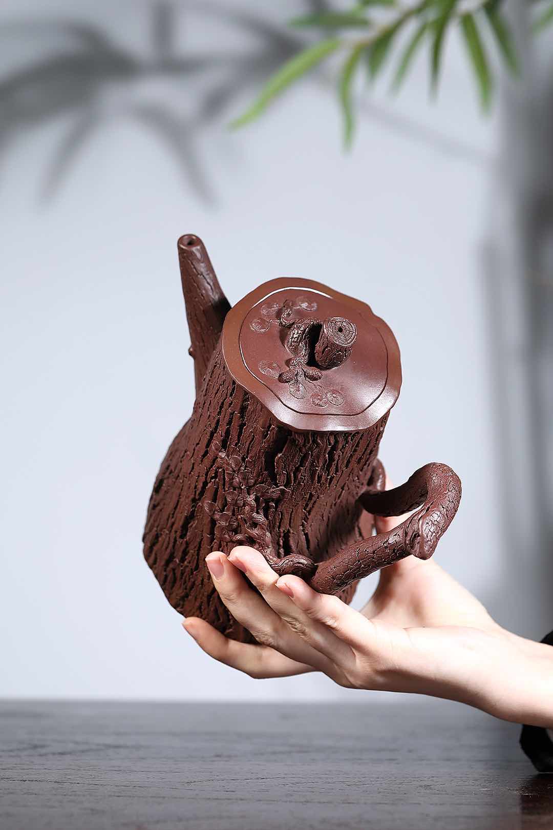 大藏家典藏孤品｜紫砂界的唯一·张娟全手工巅峰巨作《弯把松桩》传世收藏·礼赠顶级重器！ 原矿优质老紫泥·780cc