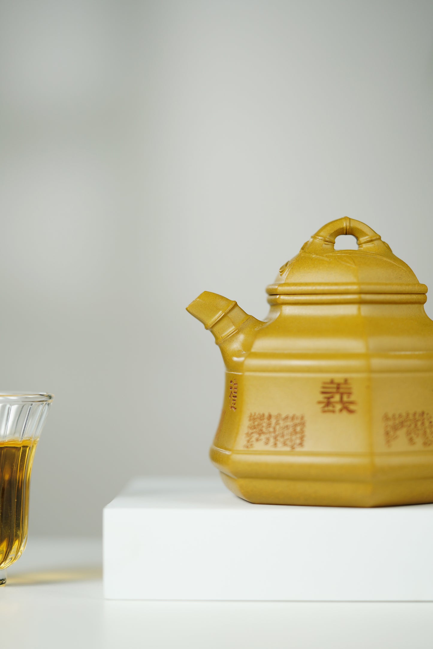 范大生嫡脉｜范秀芳制 范伟群装饰｜双省大师联诀紫砂臻品《六方竹鼎壶》传世收藏·礼赠双绝重器！  ——原矿优质黄金段泥·230cc（入册款代表作）