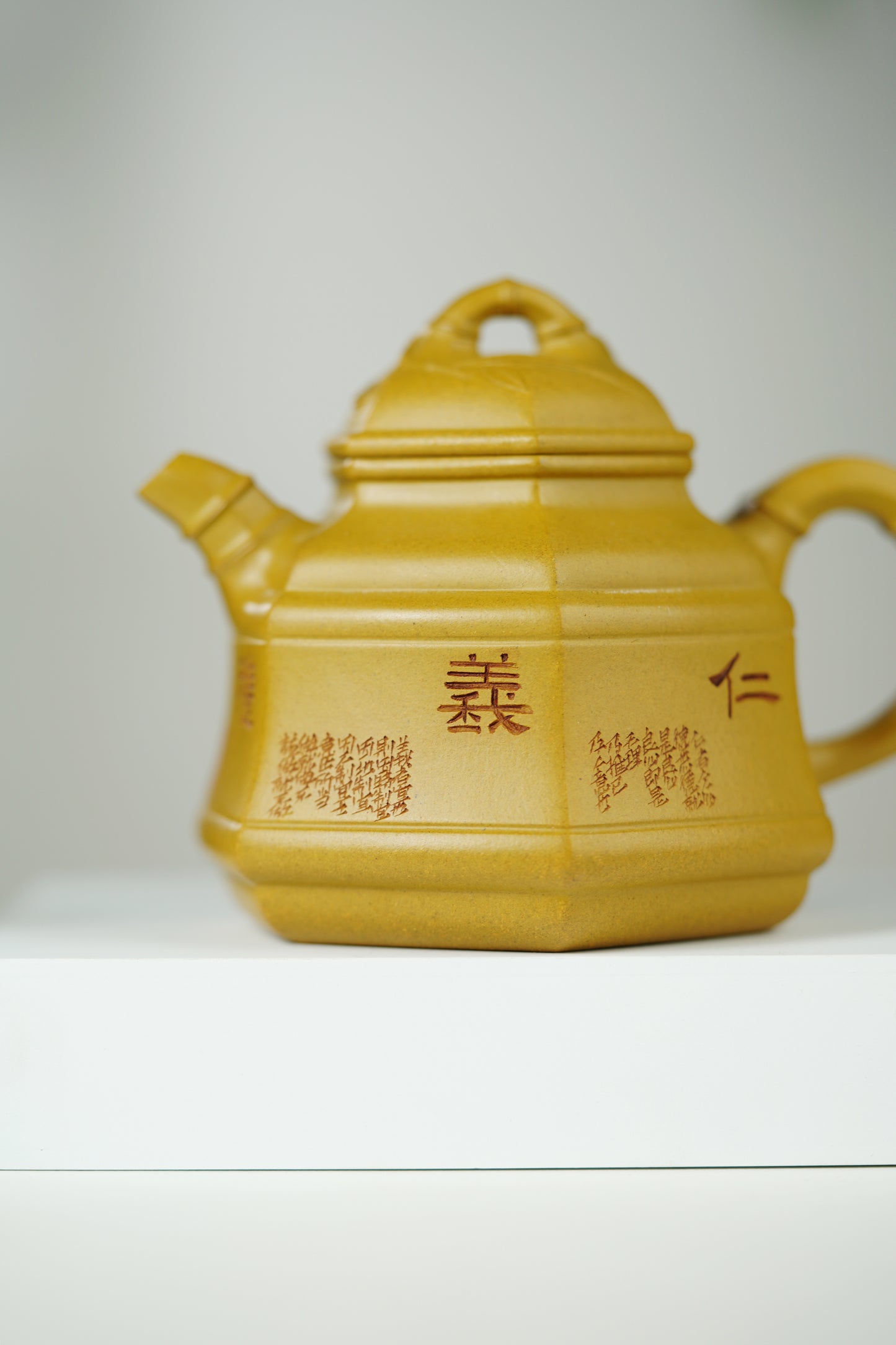 范大生嫡脉｜范秀芳制 范伟群装饰｜双省大师联诀紫砂臻品《六方竹鼎壶》传世收藏·礼赠双绝重器！  ——原矿优质黄金段泥·230cc（入册款代表作）