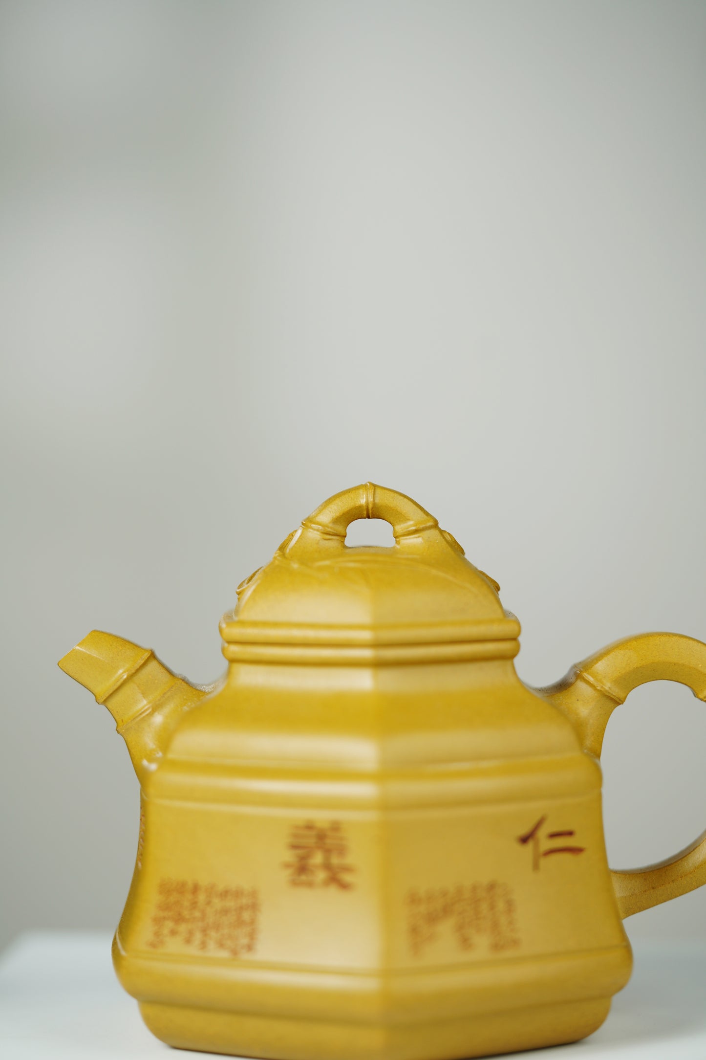 范大生嫡脉｜范秀芳制 范伟群装饰｜双省大师联诀紫砂臻品《六方竹鼎壶》传世收藏·礼赠双绝重器！  ——原矿优质黄金段泥·230cc（入册款代表作）