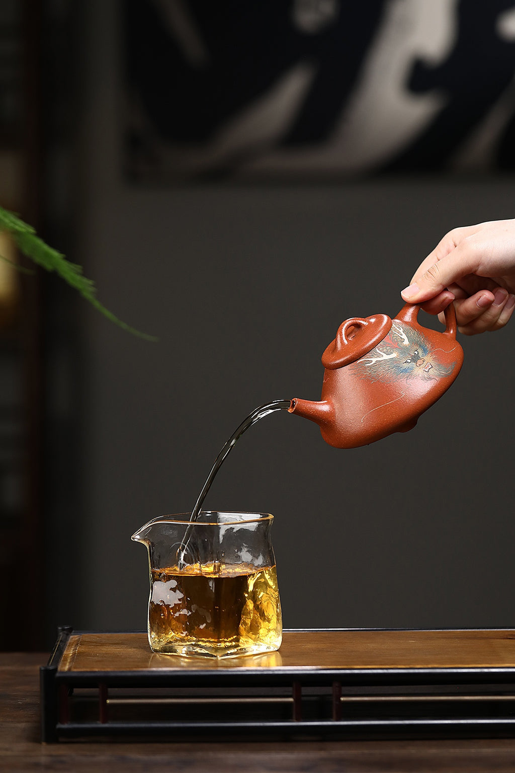 《子冶石瓢》青龙腾飞图，藏界臻选·礼藏双宜重器！  ——原矿优质金降坡泥·300cc ——高级工艺美术师·杜益君 亲制 ——紫砂泥绘艺术家·赵茗微 精绘