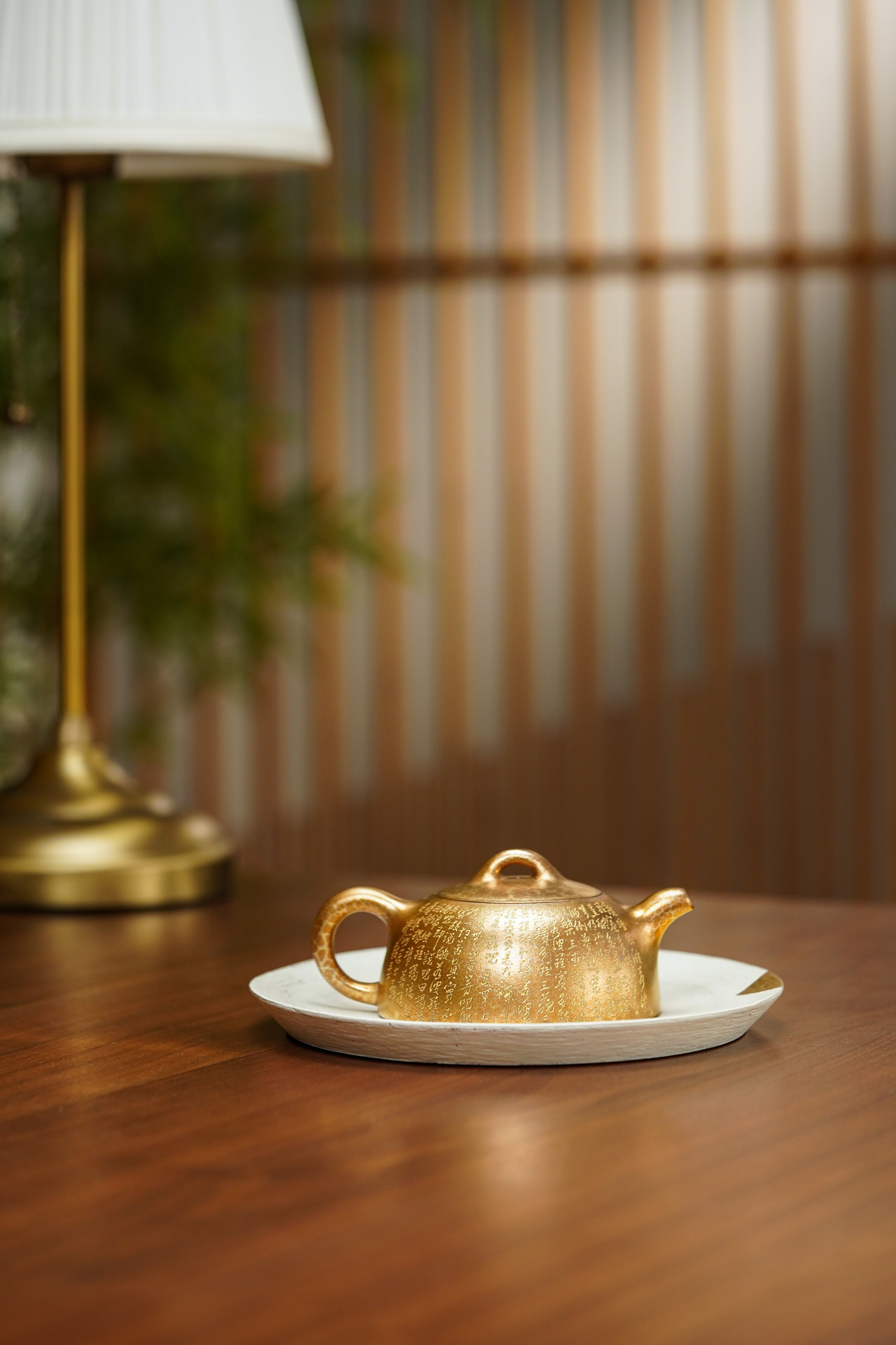 郑求标大师｜双心经至尊臻品【心经半月壶】禅意紫砂顶流｜礼藏传世之巅👍 ——原矿优质老紫泥·180cc(黄金贝壳烧) ——紫砂心经刻绘泰斗·郑求标 亲工恭刻