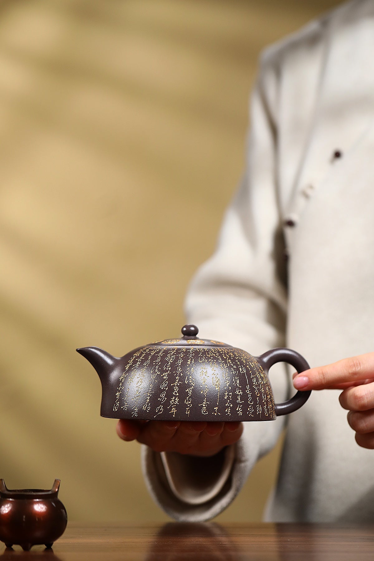 郑求标大师｜心经至尊禅意臻品·大拍9万+馆藏+金奖【心经半月壶】礼藏传世重器👍 &nbsp; ——原矿优质天青泥·320cc ——紫砂心经刻绘大师·郑求标 恭刻