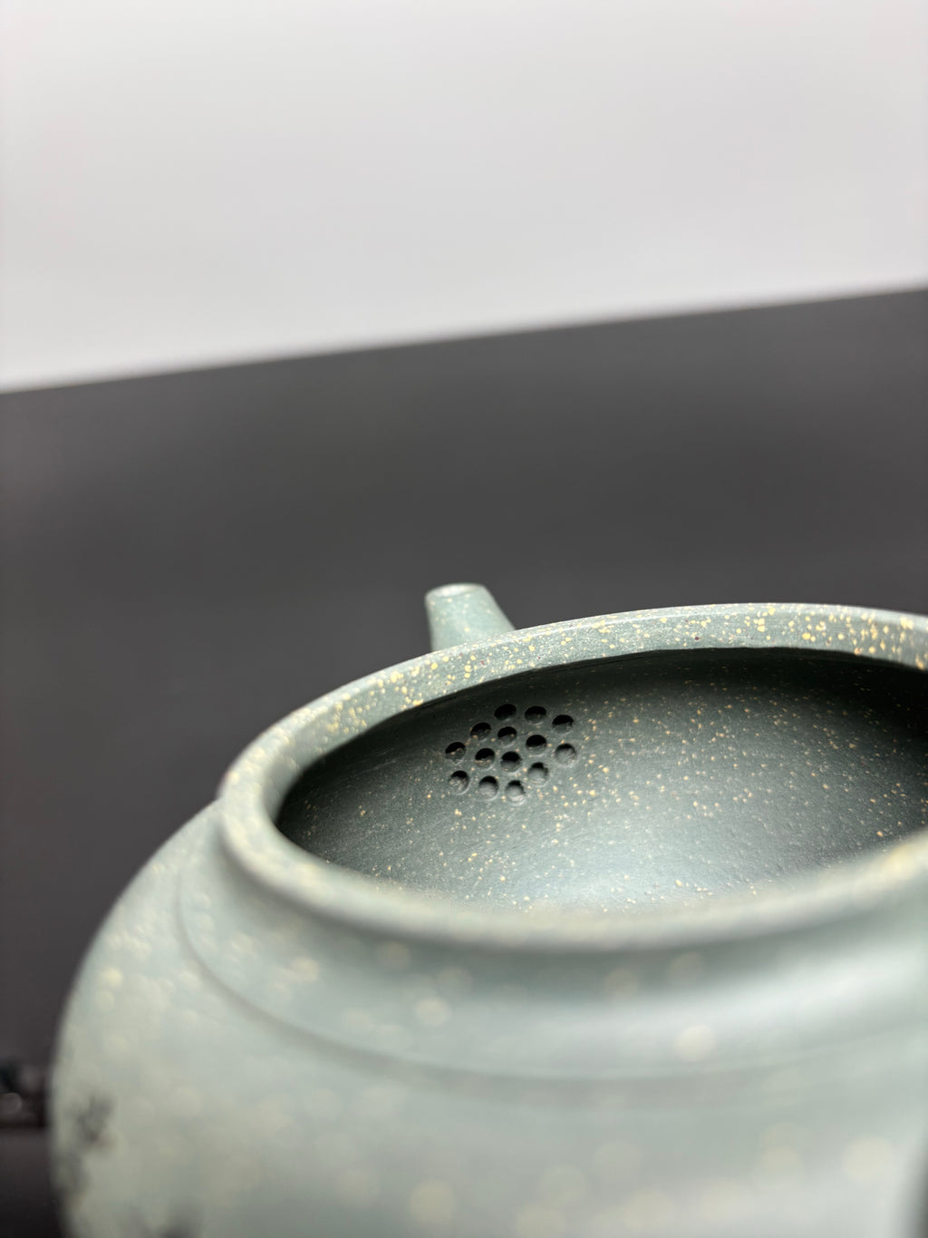 国大师 顾绍培➕省大师 储立之合作限量款✨中国陶瓷艺术终身成就奖重器【上腰线壶】——优质雪花绿泥·300cc