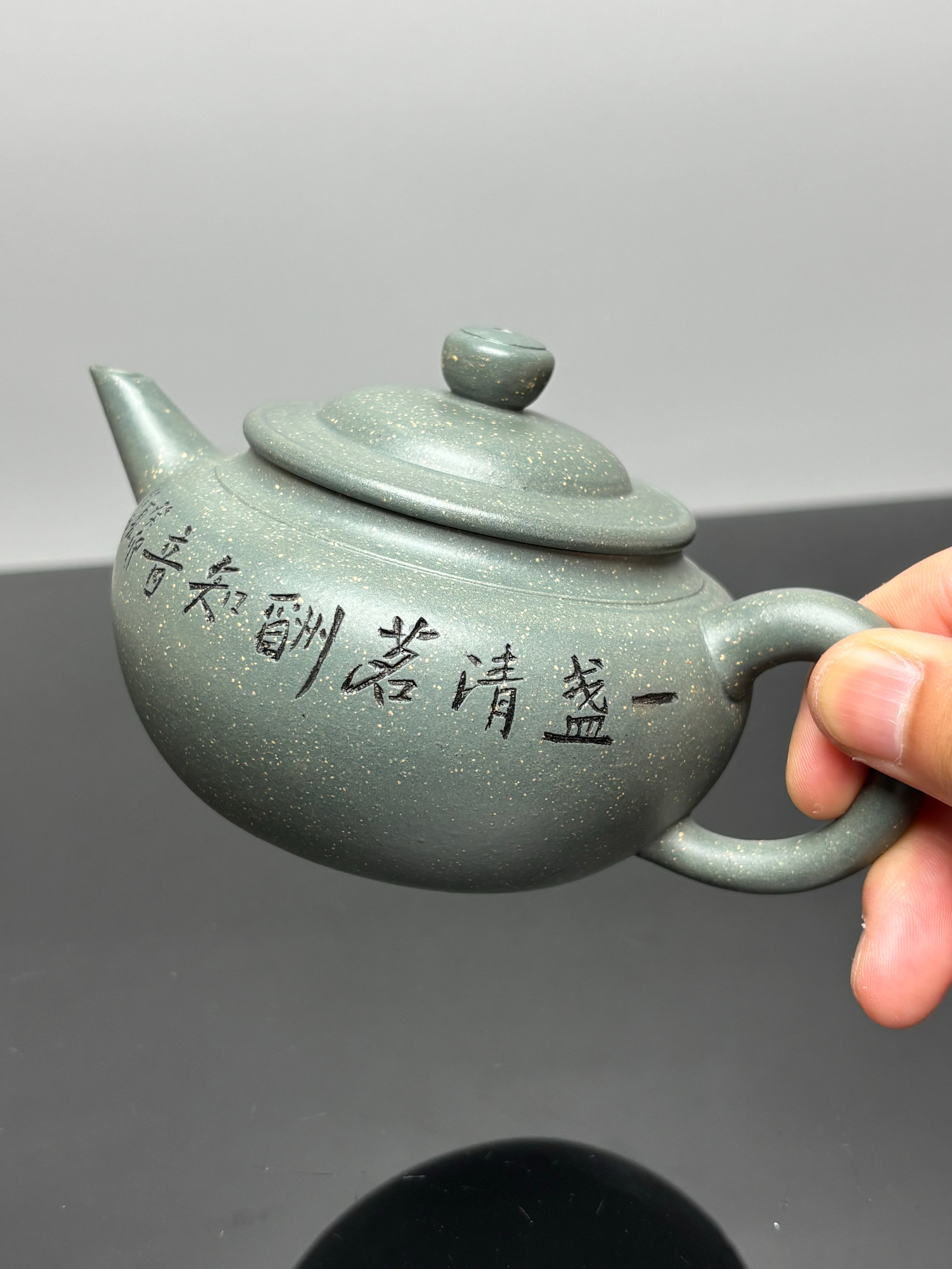 国大师 顾绍培➕省大师 储立之合作限量款✨中国陶瓷艺术终身成就奖重器【上腰线壶】——优质雪花绿泥·300cc
