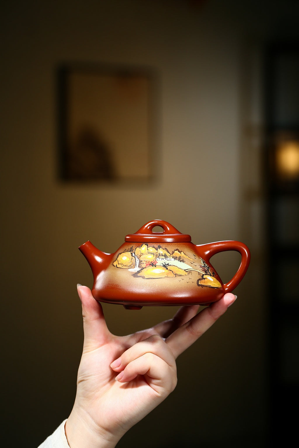 高级工艺美术师·许时娟制【山水石瓢壶】礼藏皆宜·匠心之作！ 泥料：原矿优质大红袍·300cc