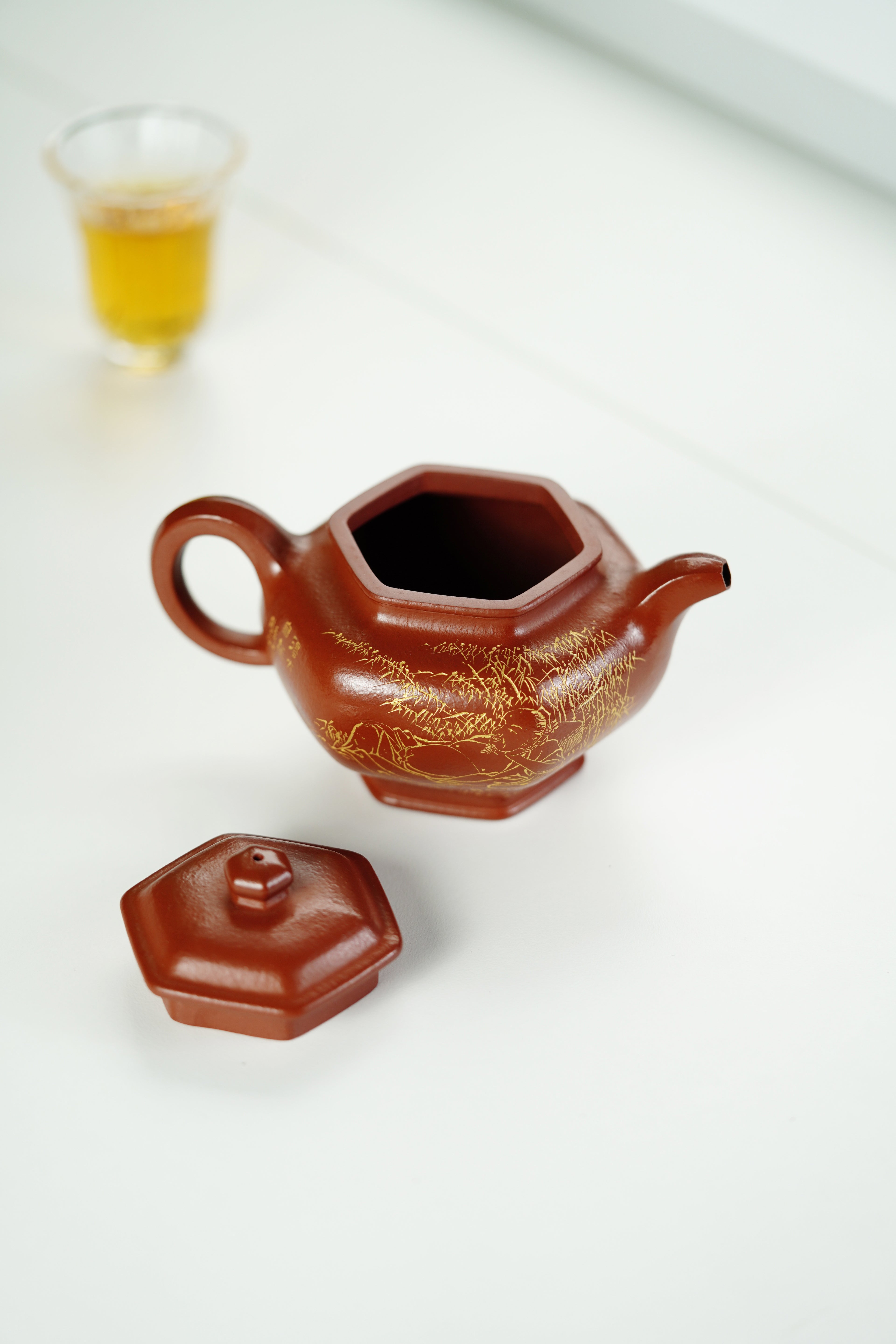 百年传承 紫砂世家｜大生壶第四代嫡传·省大师范秀芳臻品《六方掇只壶》传世收藏·礼赠双绝重器！  ——原矿优质朱砂·260cc