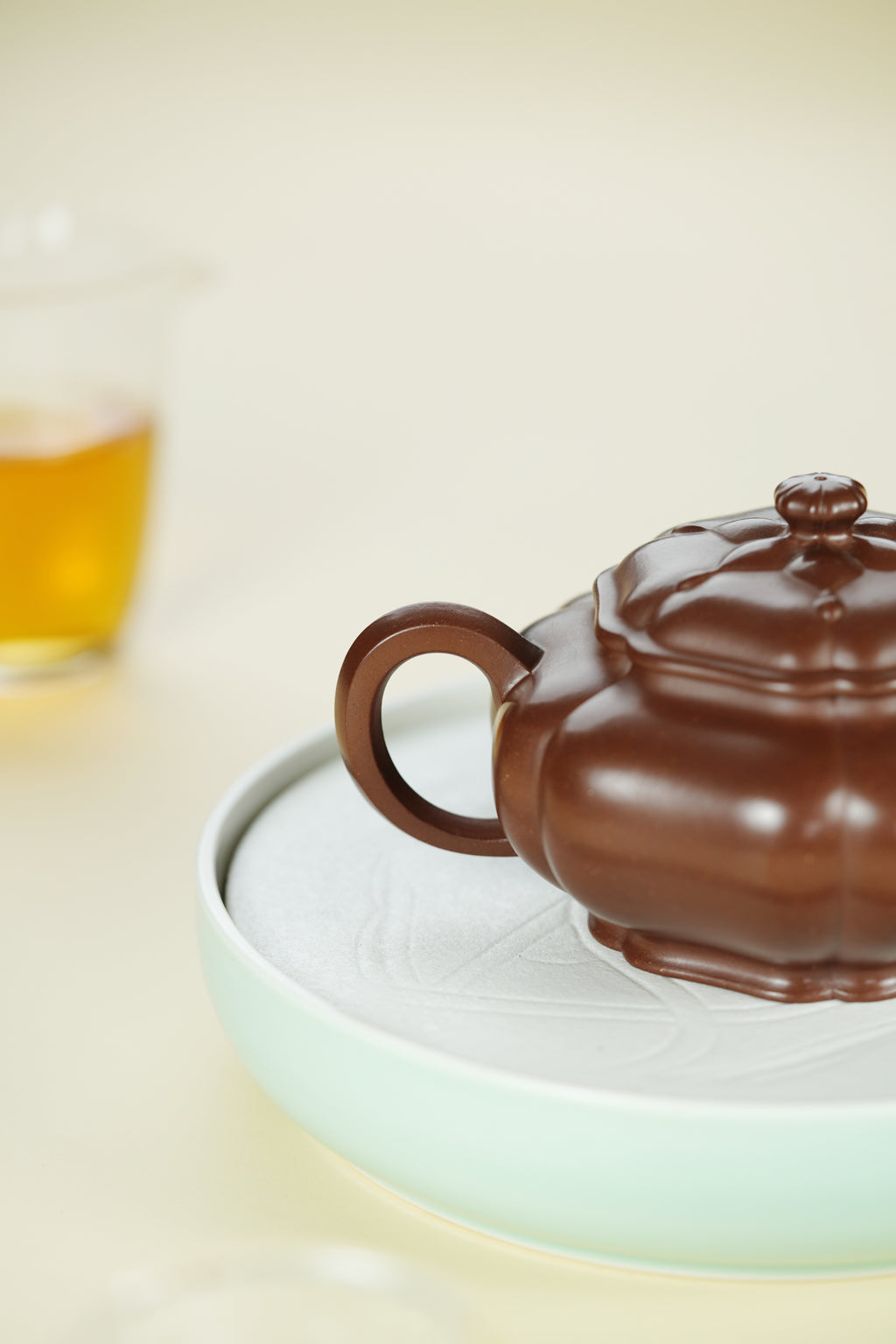 范大生嫡脉｜范秀芳制 范伟群装饰｜双省大师联诀紫砂臻品《繁花壶》传世收藏·礼赠双绝重器！  ——原矿优质底槽清·350cc