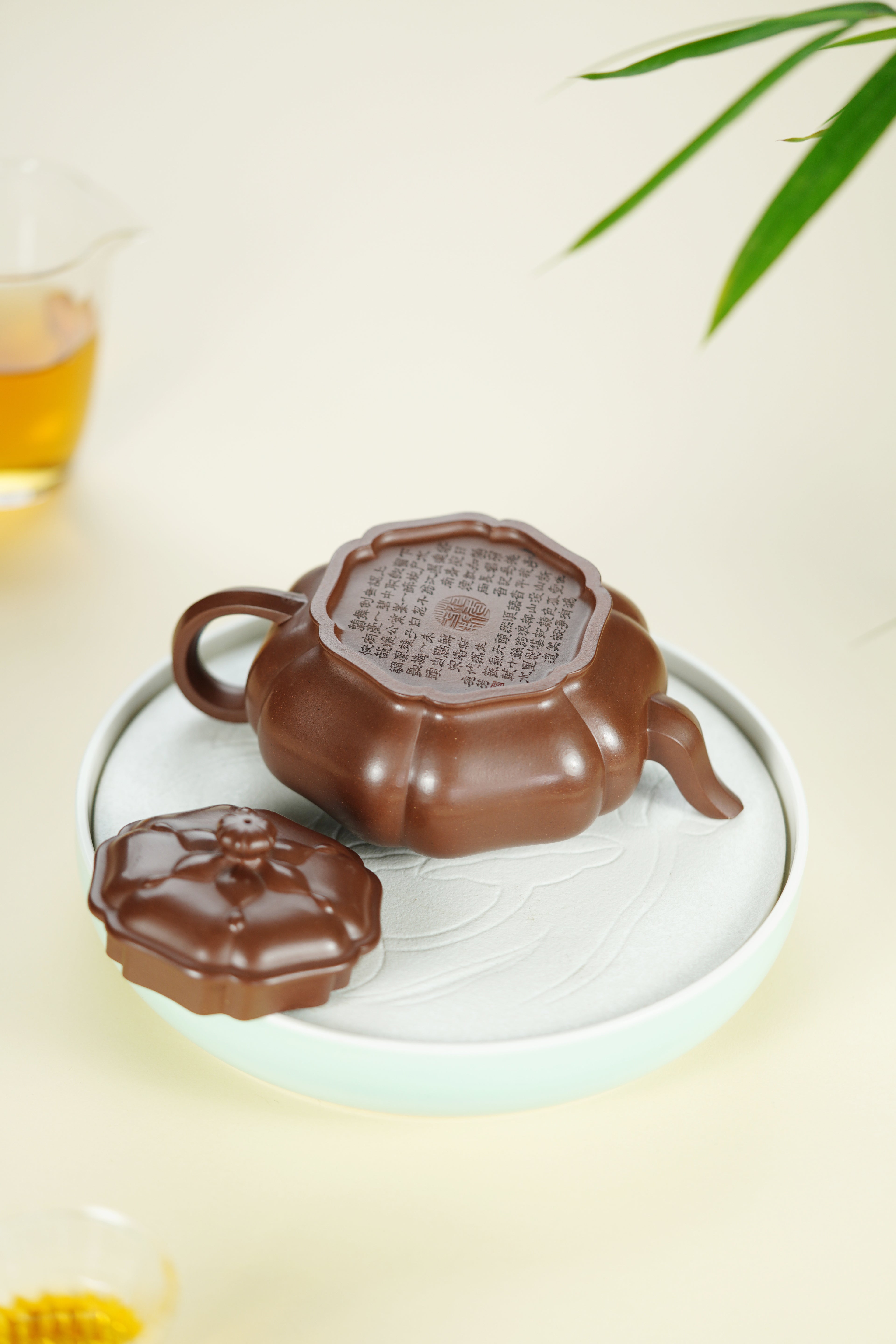 范大生嫡脉｜范秀芳制 范伟群装饰｜双省大师联诀紫砂臻品《繁花壶》传世收藏·礼赠双绝重器！  ——原矿优质底槽清·350cc