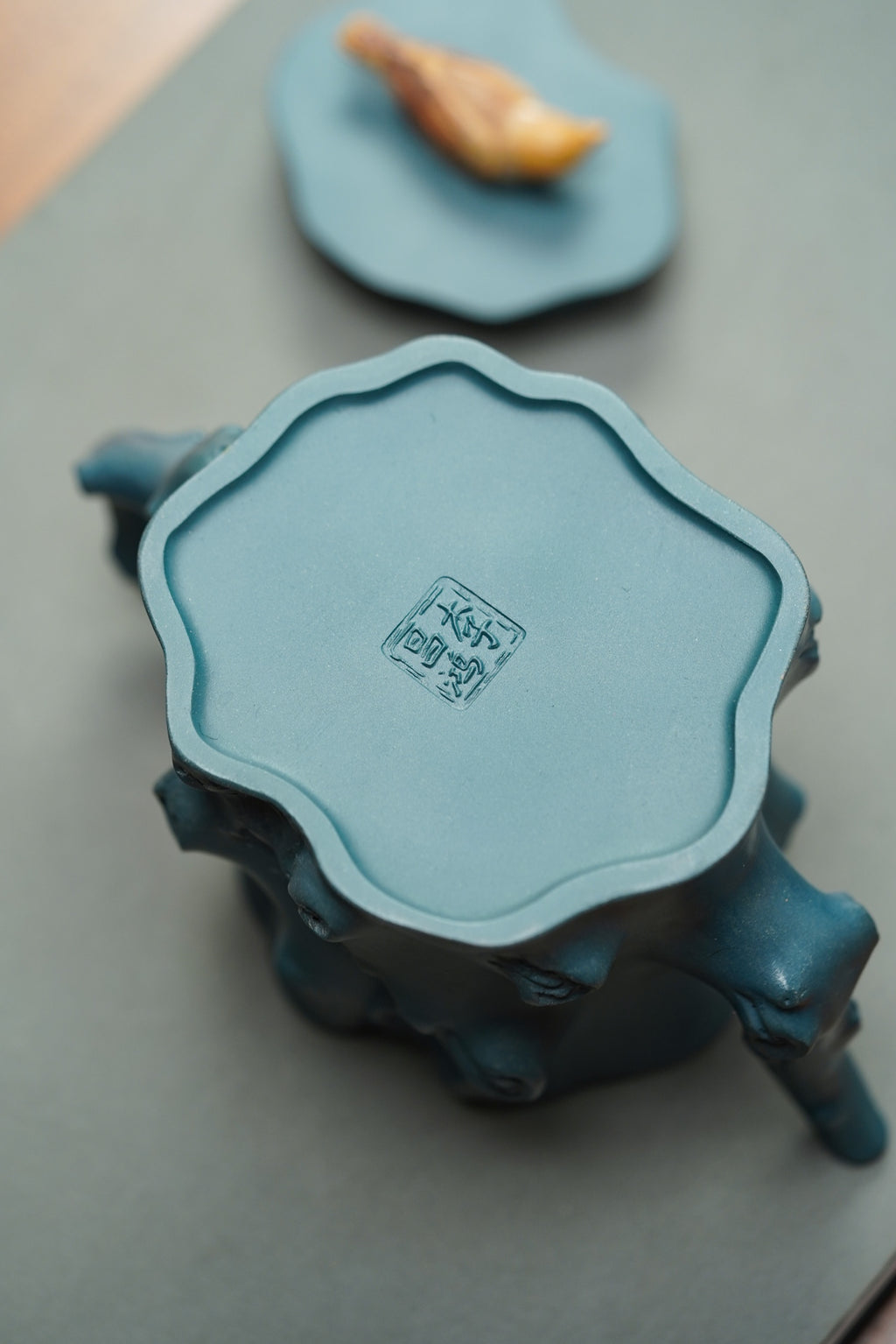 昌鸿紫砂 礼藏至尊｜双国大师李昌鸿臻品《喜上眉梢壶》收藏送礼皆宜重器！ 优质墨绿泥·390cc