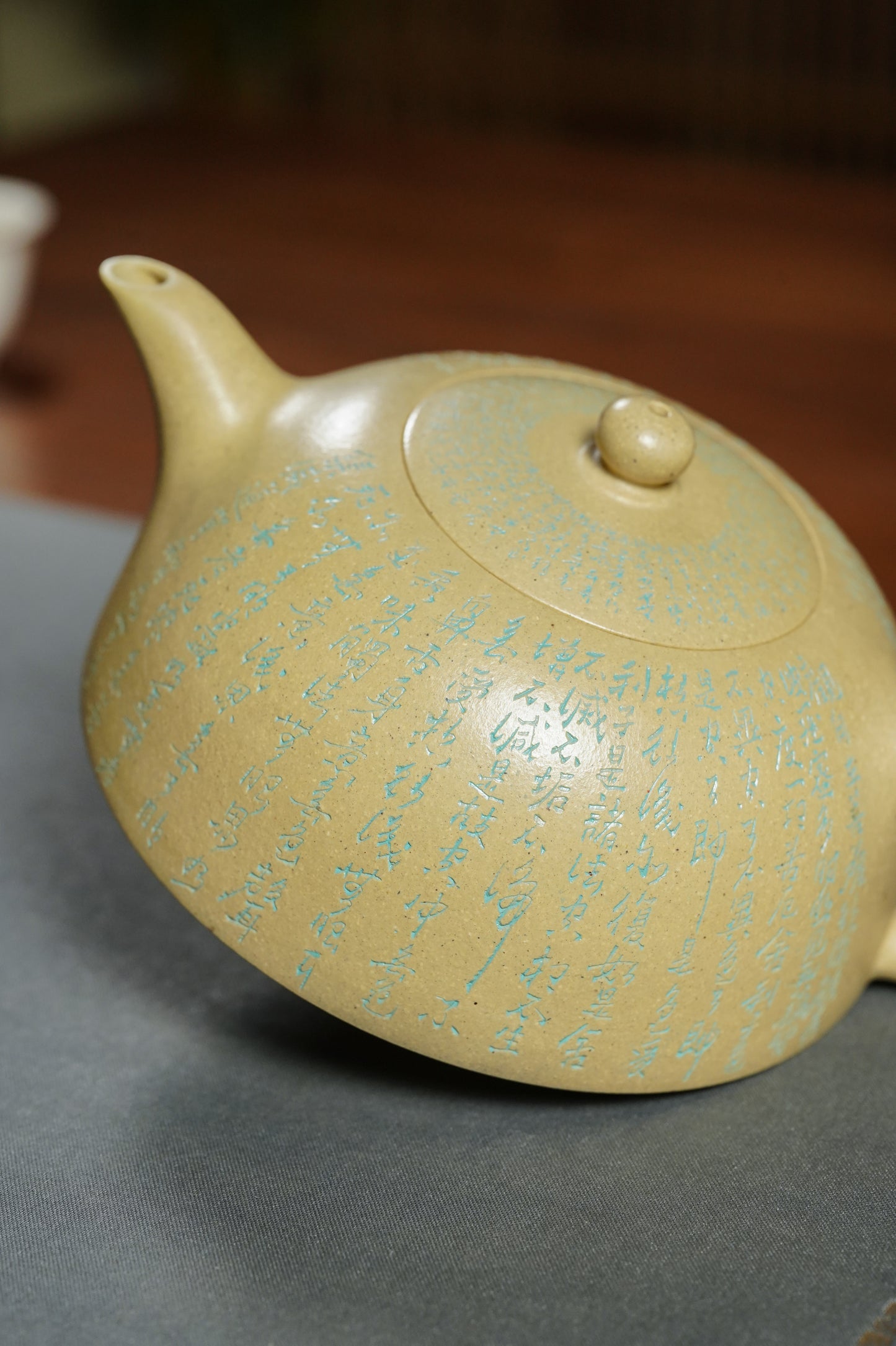一器藏心经·紫砂纳万福｜郑求标大师｜双心经至尊禅意臻品·大拍+馆藏·金奖【心经半月壶】礼藏传世重器👍  ——原矿优质本山绿·320cc ——紫砂心经刻绘大师·郑求标 恭刻