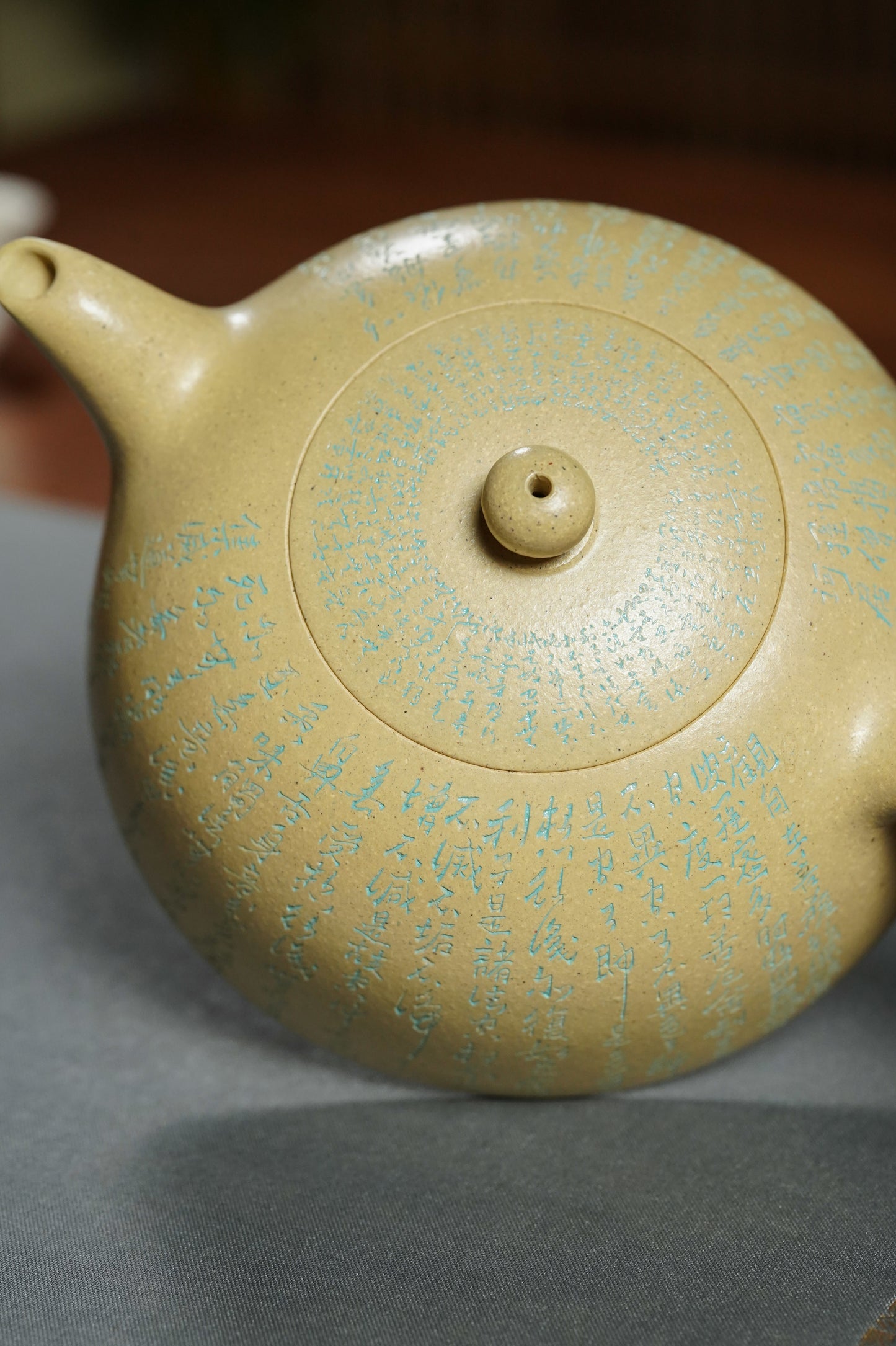 一器藏心经·紫砂纳万福｜郑求标大师｜双心经至尊禅意臻品·大拍+馆藏·金奖【心经半月壶】礼藏传世重器👍  ——原矿优质本山绿·320cc ——紫砂心经刻绘大师·郑求标 恭刻