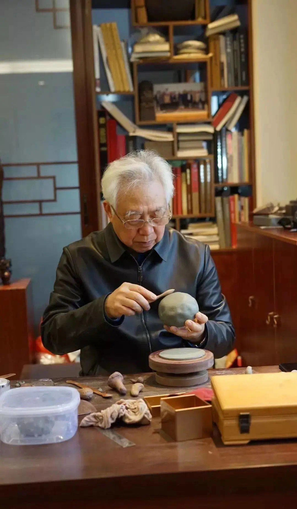 国大师 顾绍培➕省大师 储立之合作限量款✨中国陶瓷艺术终身成就奖重器【埙韵壶】是您礼藏双宜之选的高端艺术品!  ——原矿极品紫茄泥·240cc