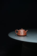 立之紫砂 礼藏至尊｜储立之大师传世典藏重器《曲瓢》是礼藏双宜首选的高端艺术品！  ——原矿优质 老紫泥·240cc ——江苏省工艺美术大师·储立之 之作