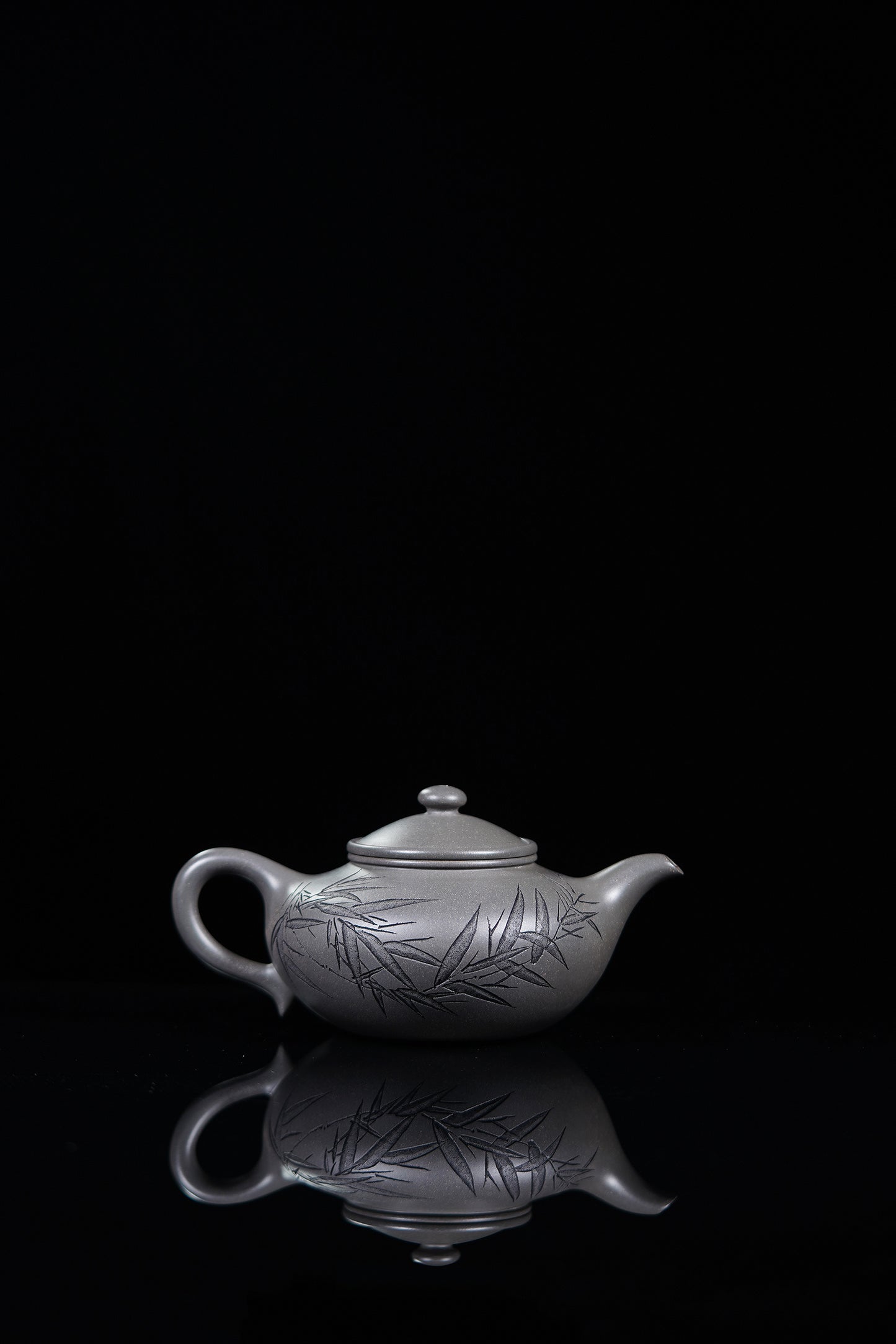 立之紫砂 礼藏至尊｜储立之大师传世典藏重器《灵芝壶》是礼藏双宜首选的高端艺术品！  ——原矿优质 青灰段·460cc ——江苏省工艺美术大师·储立之 之作