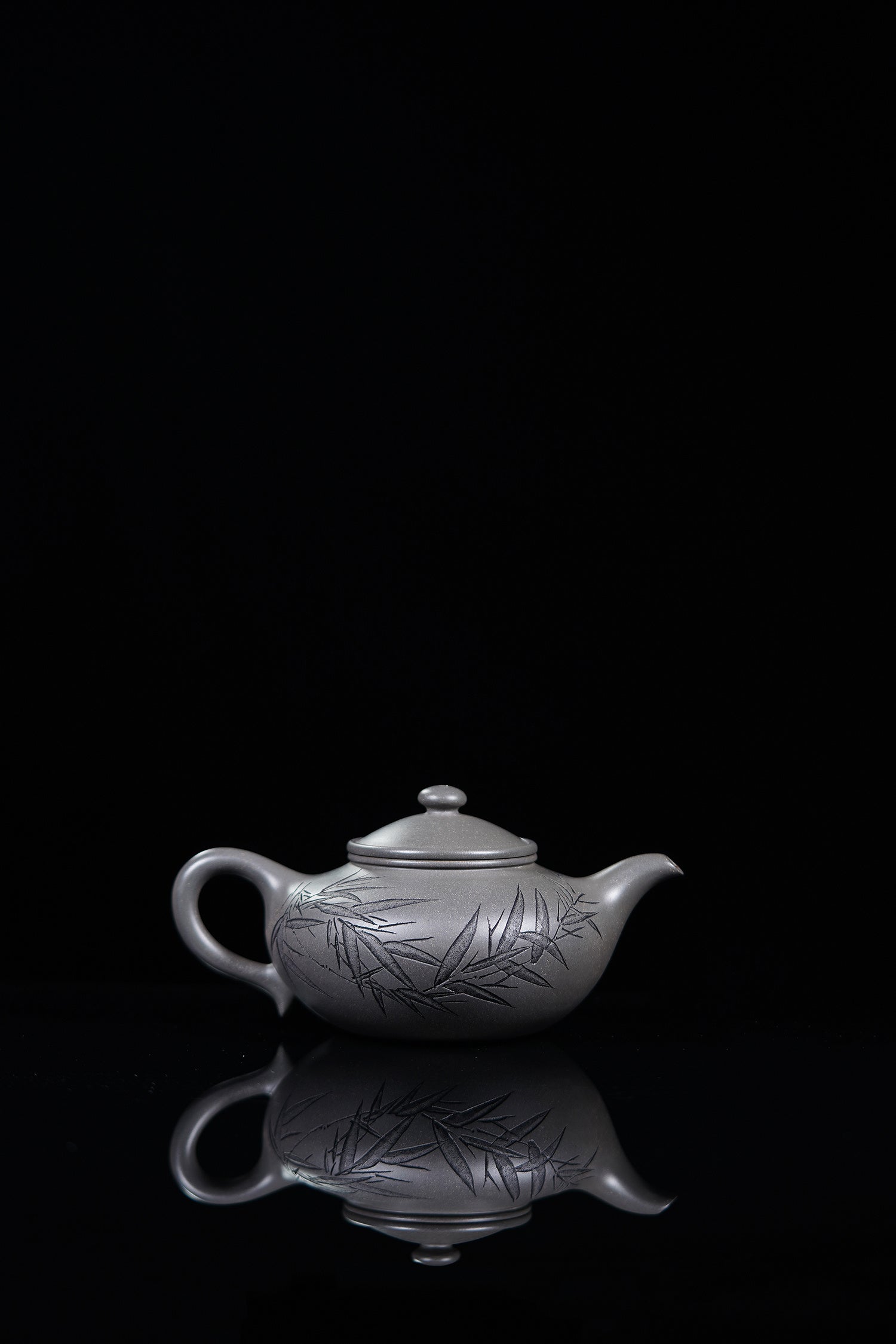 立之紫砂 礼藏至尊｜储立之大师传世典藏重器《灵芝壶》是礼藏双宜首选的高端艺术品！  ——原矿优质 青灰段·460cc ——江苏省工艺美术大师·储立之 之作
