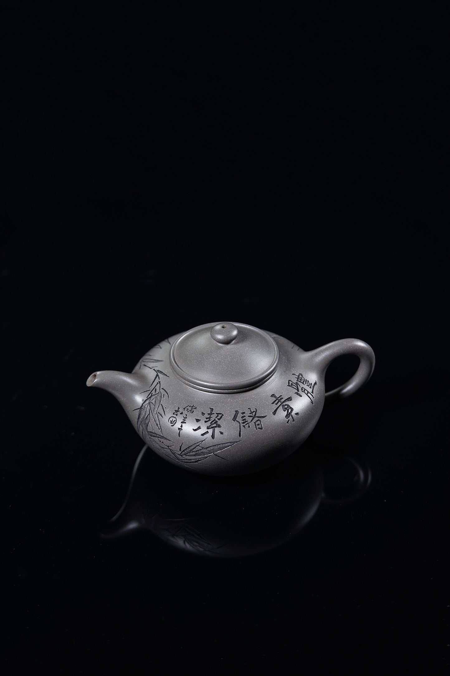 立之紫砂 礼藏至尊｜储立之大师传世典藏重器《灵芝壶》是礼藏双宜首选的高端艺术品！  ——原矿优质 青灰段·460cc ——江苏省工艺美术大师·储立之 之作