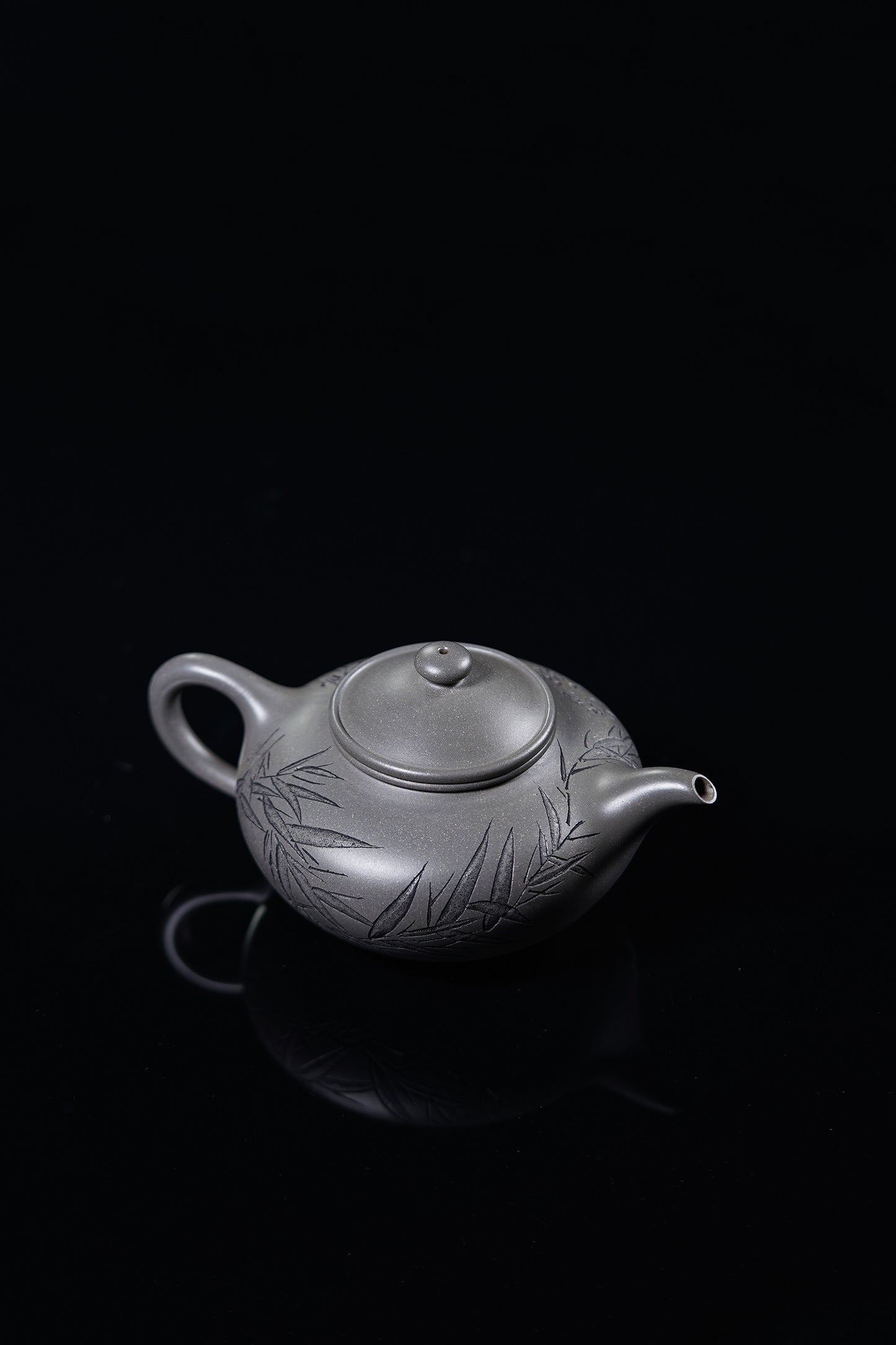 立之紫砂 礼藏至尊｜储立之大师传世典藏重器《灵芝壶》是礼藏双宜首选的高端艺术品！  ——原矿优质 青灰段·460cc ——江苏省工艺美术大师·储立之 之作