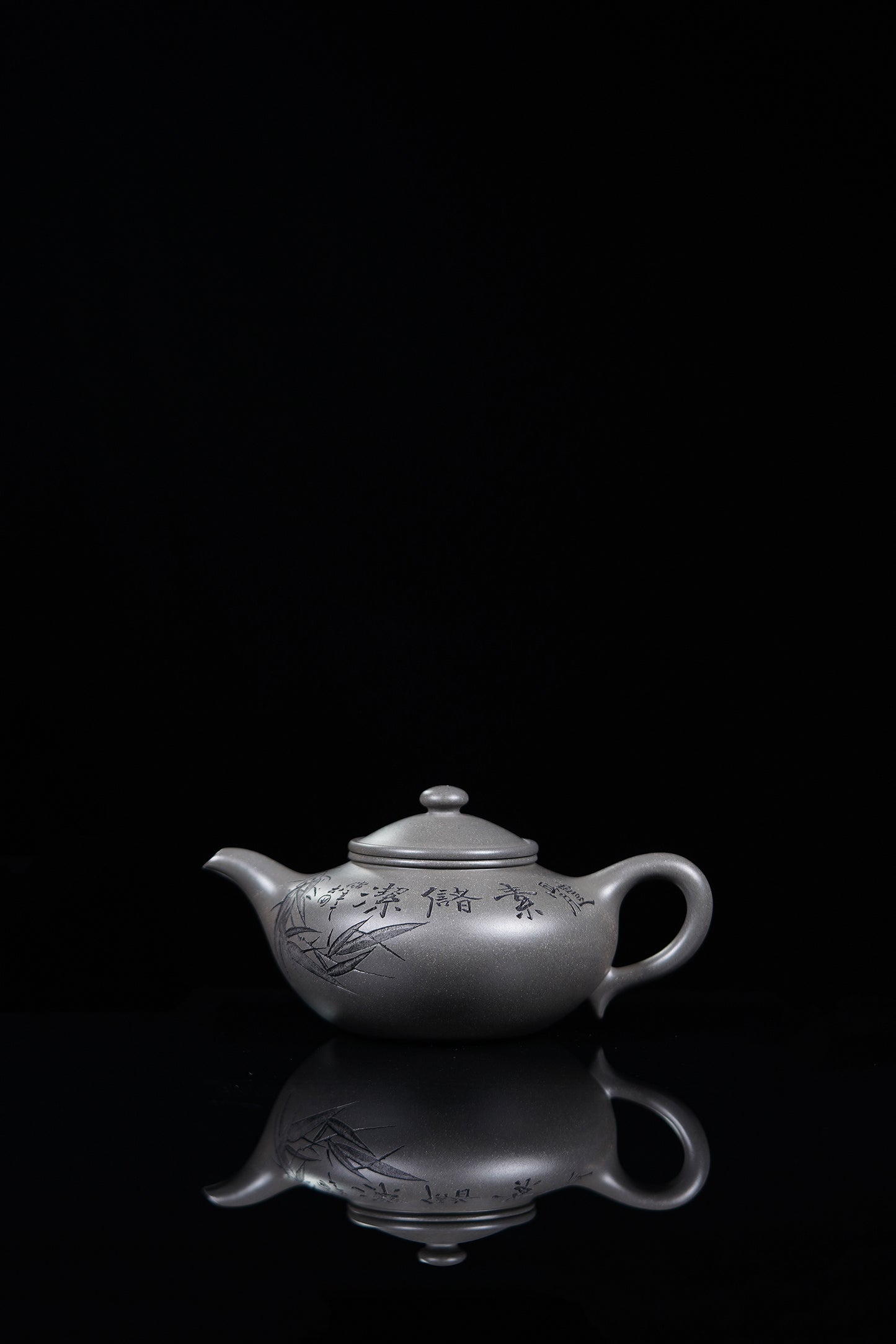 立之紫砂 礼藏至尊｜储立之大师传世典藏重器《灵芝壶》是礼藏双宜首选的高端艺术品！  ——原矿优质 青灰段·460cc ——江苏省工艺美术大师·储立之 之作