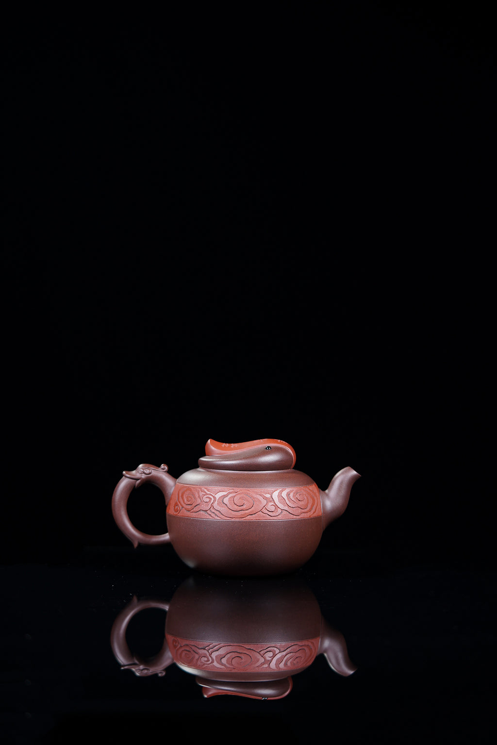 立之紫砂 礼藏至尊｜储立之大师传世典藏重器《云纹祥瑞壶》是礼藏双宜首选的高端艺术品！  ——原矿优质 紫泥·380cc ——江苏省工艺美术大师·储立之 之作
