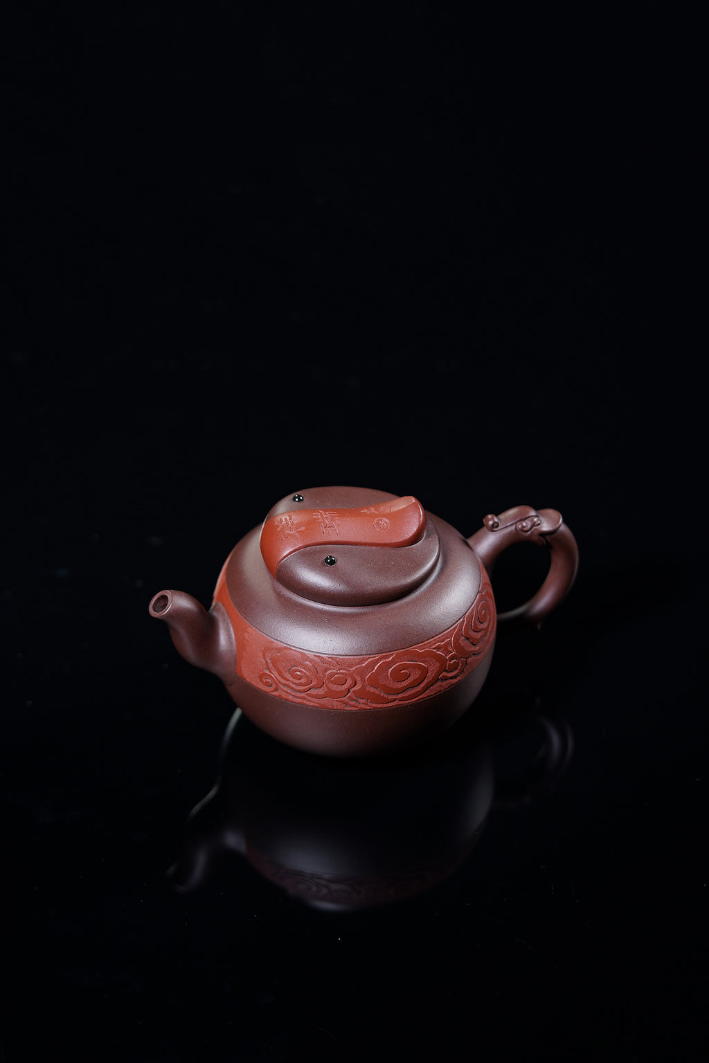 立之紫砂 礼藏至尊｜储立之大师传世典藏重器《云纹祥瑞壶》是礼藏双宜首选的高端艺术品！  ——原矿优质 紫泥·380cc ——江苏省工艺美术大师·储立之 之作