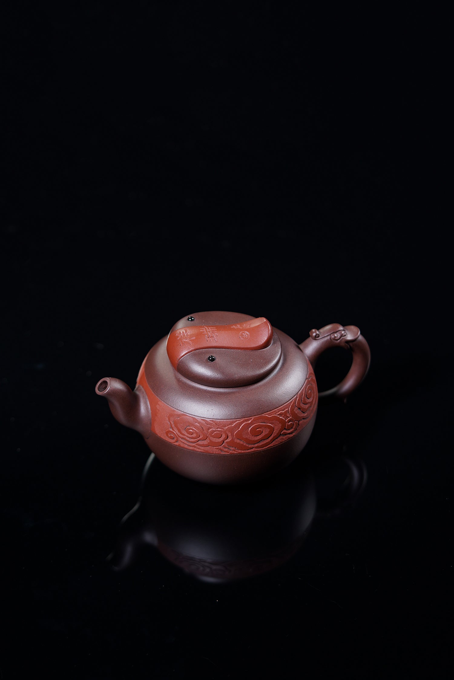 立之紫砂 礼藏至尊｜储立之大师传世典藏重器《云纹祥瑞壶》是礼藏双宜首选的高端艺术品！  ——原矿优质 紫泥·380cc ——江苏省工艺美术大师·储立之 之作