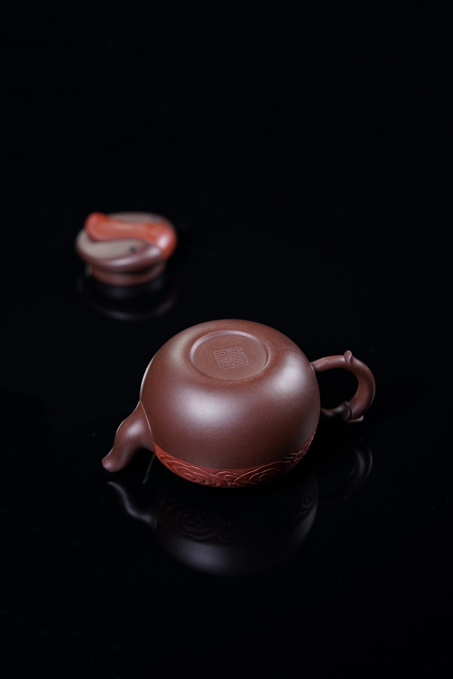 立之紫砂 礼藏至尊｜储立之大师传世典藏重器《云纹祥瑞壶》是礼藏双宜首选的高端艺术品！  ——原矿优质 紫泥·380cc ——江苏省工艺美术大师·储立之 之作