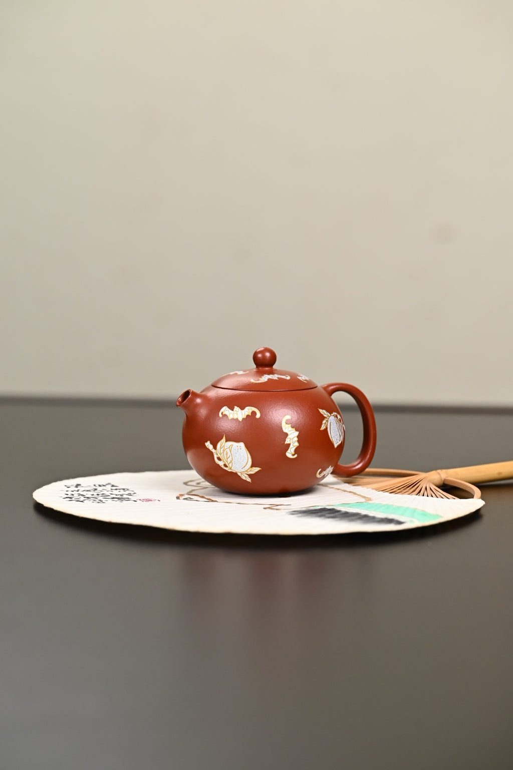 『河豚·西施』金银装饰 极品皱皮朱泥·容量150cc·9孔出水·内推·孙建芳（国家级工艺美术师）
