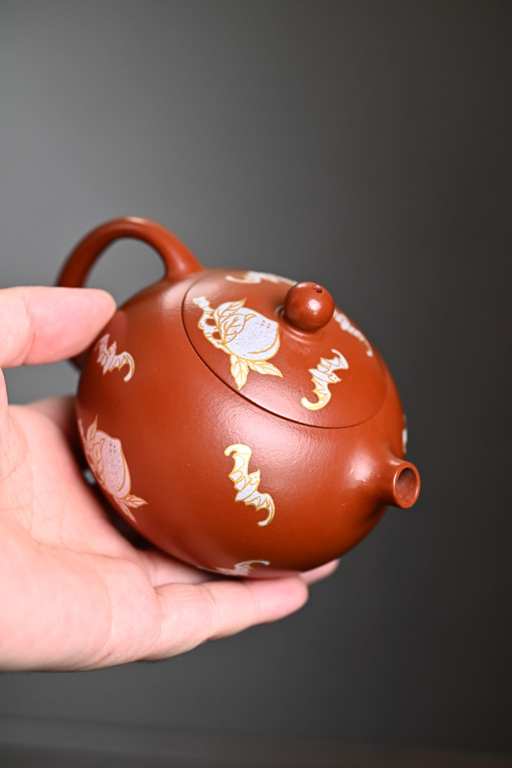『河豚·西施』金银装饰 极品皱皮朱泥·容量150cc·9孔出水·内推·孙建芳（国家级工艺美术师）