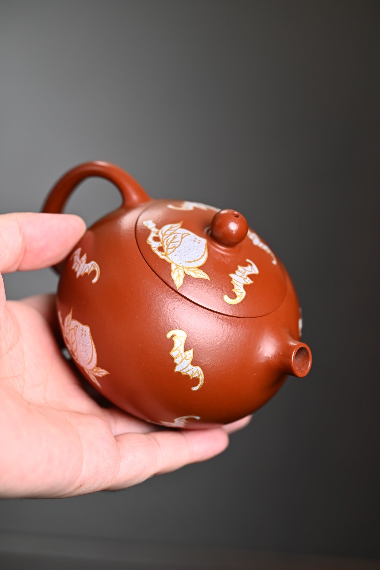 『河豚·西施』金银装饰 极品皱皮朱泥·容量150cc·9孔出水·内推·孙建芳（国家级工艺美术师）