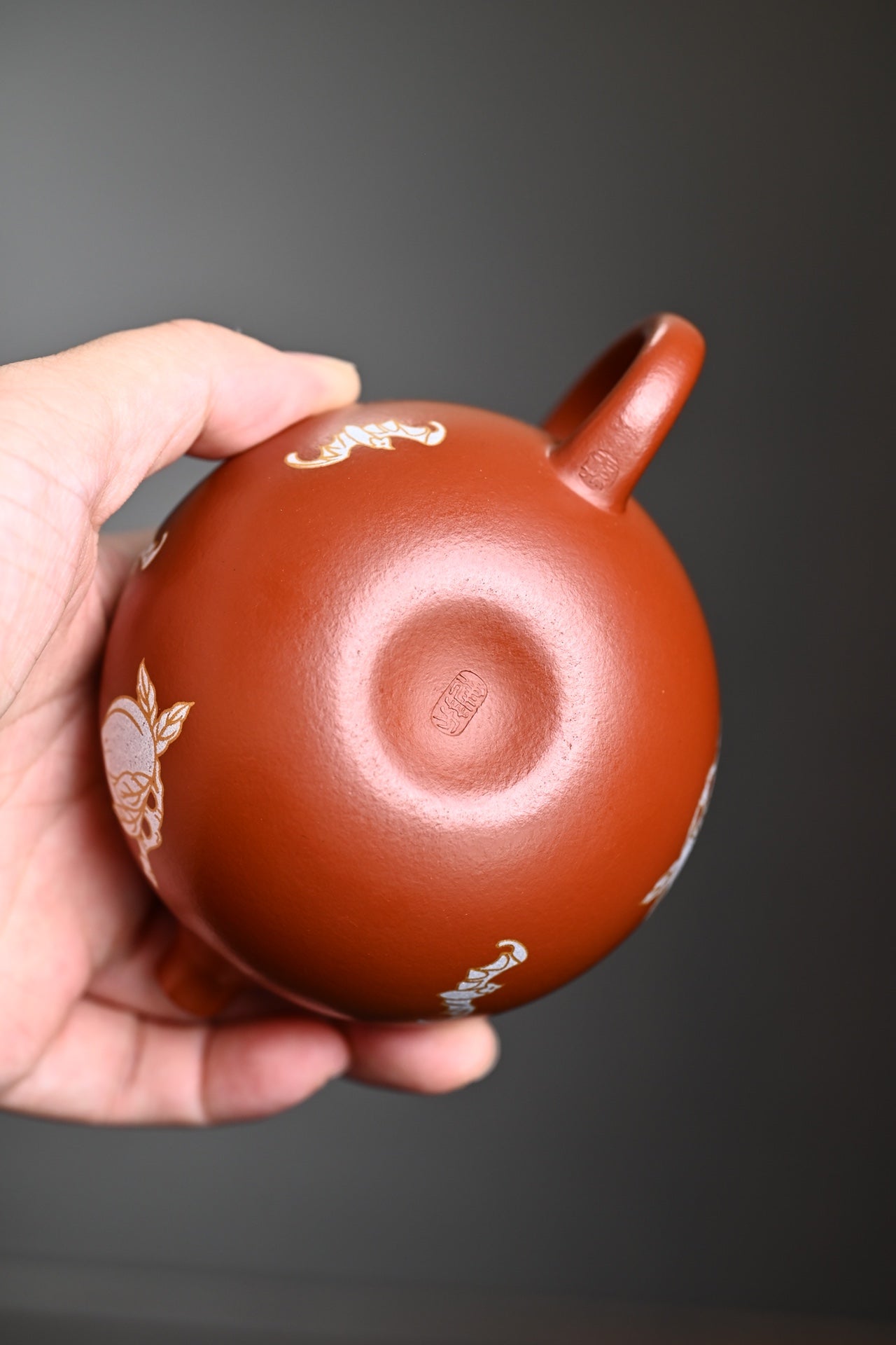 『河豚·西施』金银装饰 极品皱皮朱泥·容量150cc·9孔出水·内推·孙建芳（国家级工艺美术师）