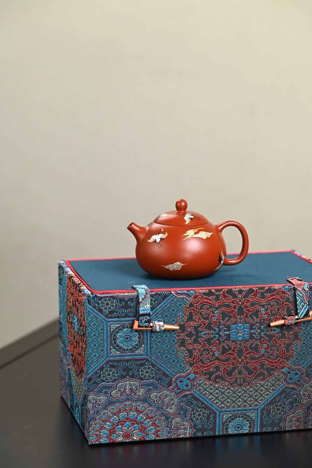 『豆蔻·西施』金银装饰 极品皱皮朱泥·容量160cc·9孔出水·内推·孙建芳（国家级工艺美术师）