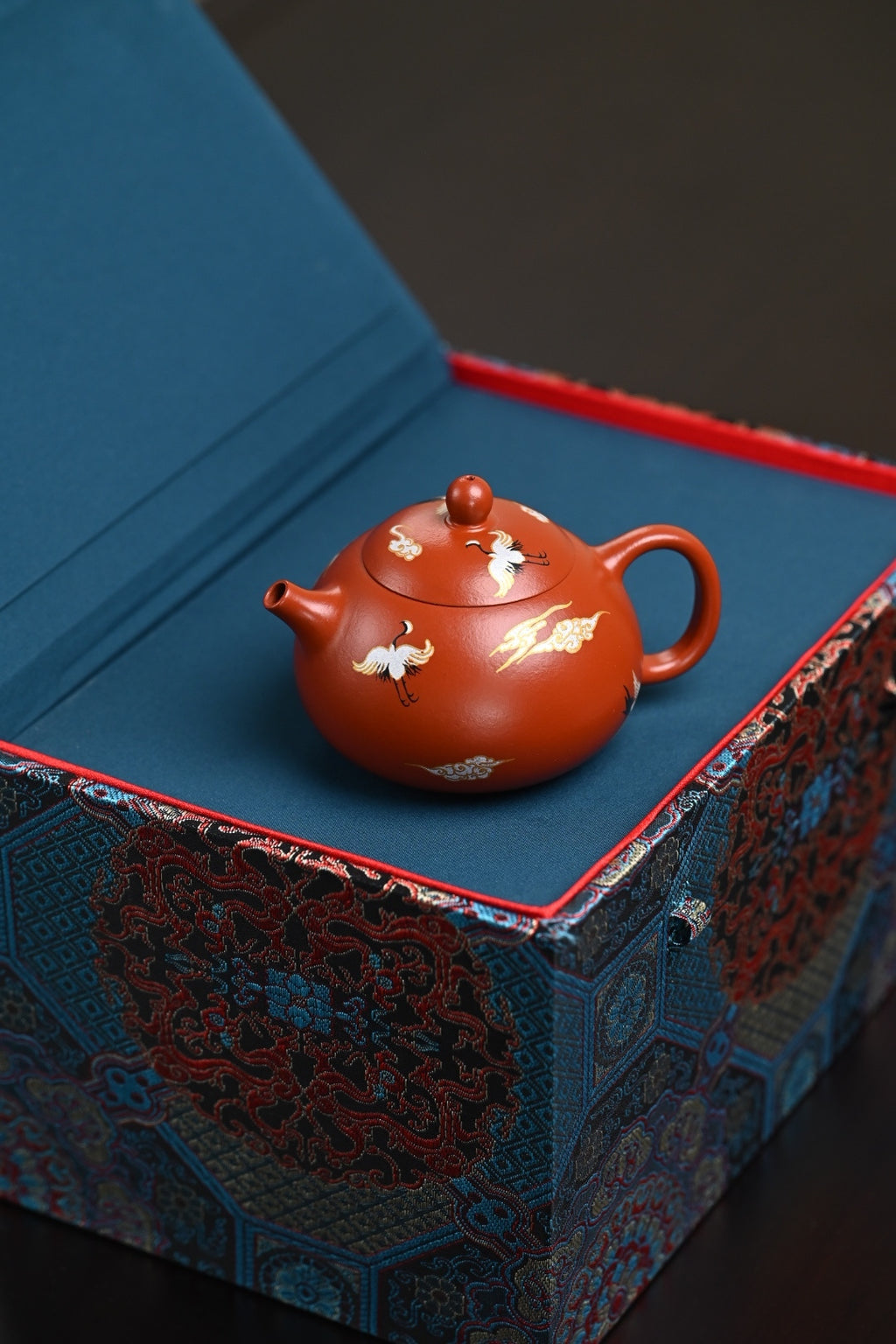 『豆蔻·西施』金银装饰 极品皱皮朱泥·容量160cc·9孔出水·内推·孙建芳（国家级工艺美术师）