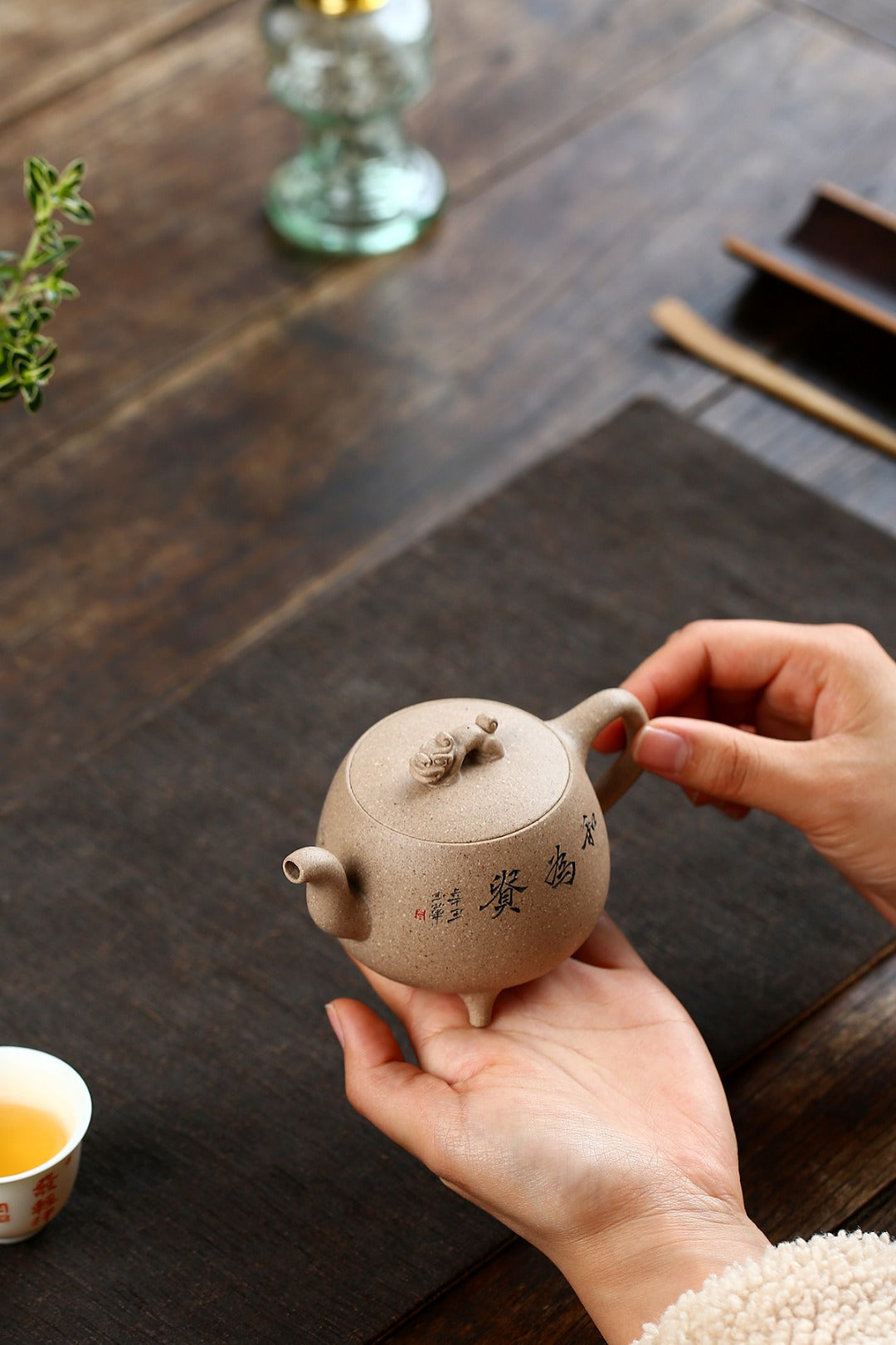 《三足祥龙》 国家级工艺美术师 鲍玉华 原矿老白段泥，180cc