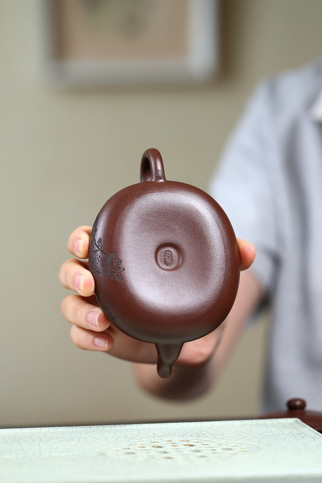 新品首发！！ 《海棠春燕》 国家级工艺美术师 鲍玉华 装饰：李玮（江苏省陶瓷艺术大师，正高）