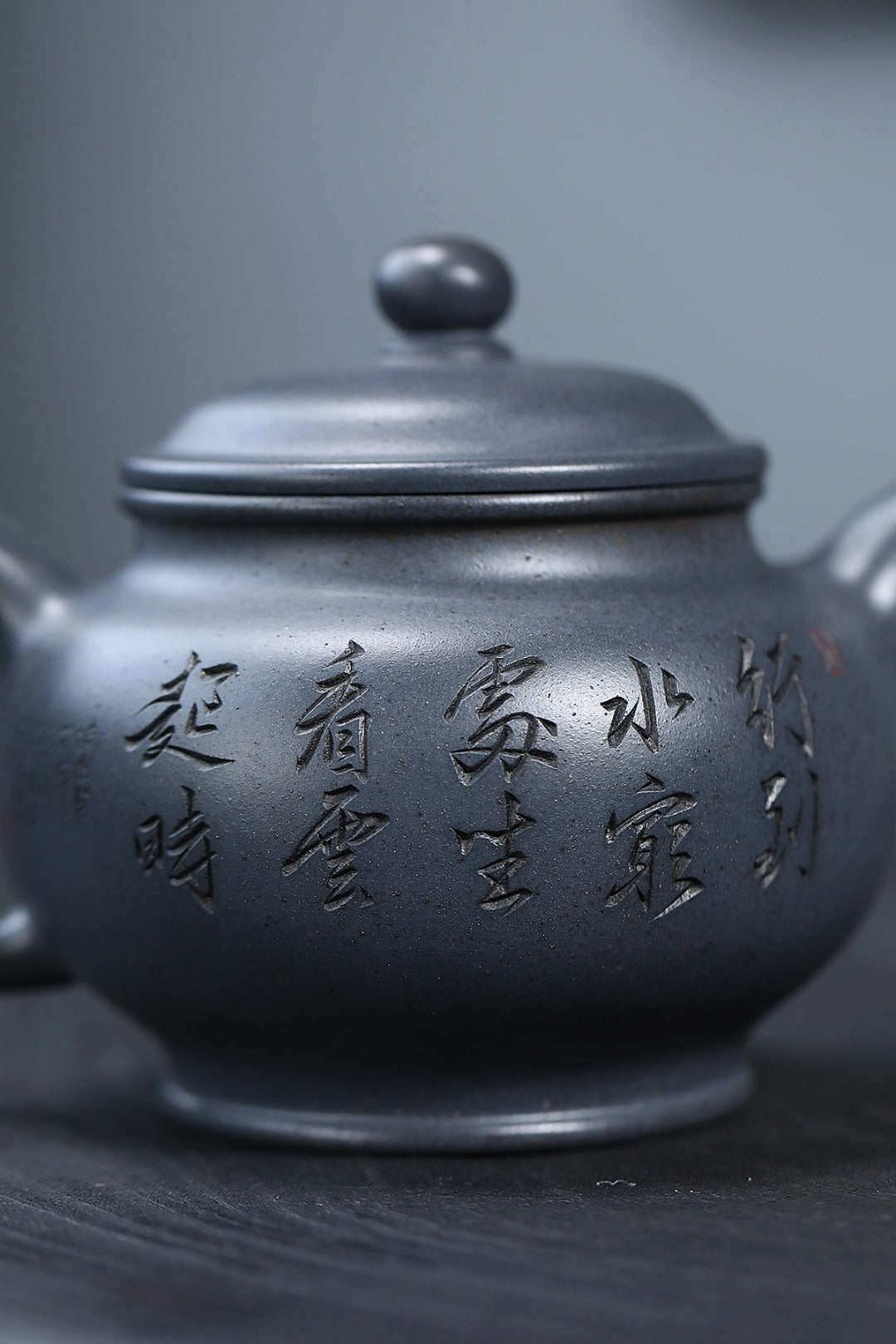 《诗佛掇只》 王敏（正高级工艺美术师） 装饰：李玮（江苏省陶瓷艺术大师，正高）