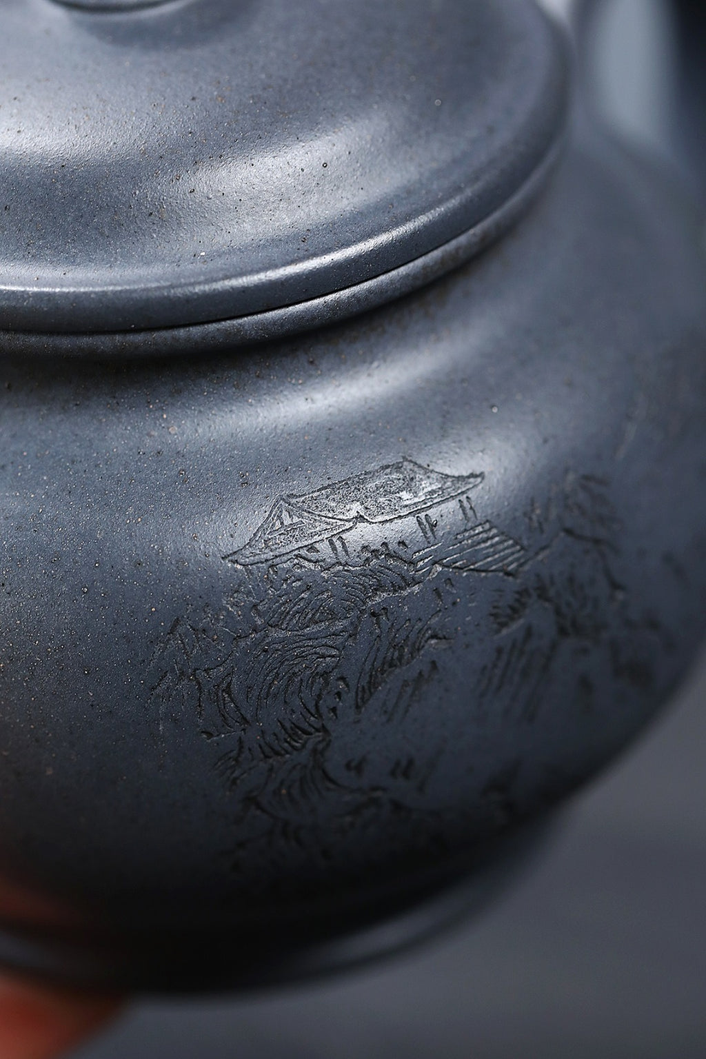 《诗佛掇只》 王敏（正高级工艺美术师） 装饰：李玮（江苏省陶瓷艺术大师，正高）