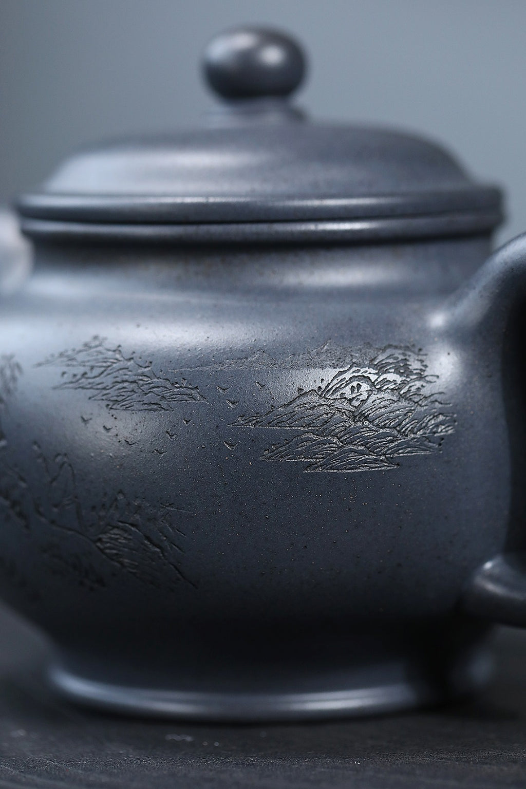 《诗佛掇只》 王敏（正高级工艺美术师） 装饰：李玮（江苏省陶瓷艺术大师，正高）