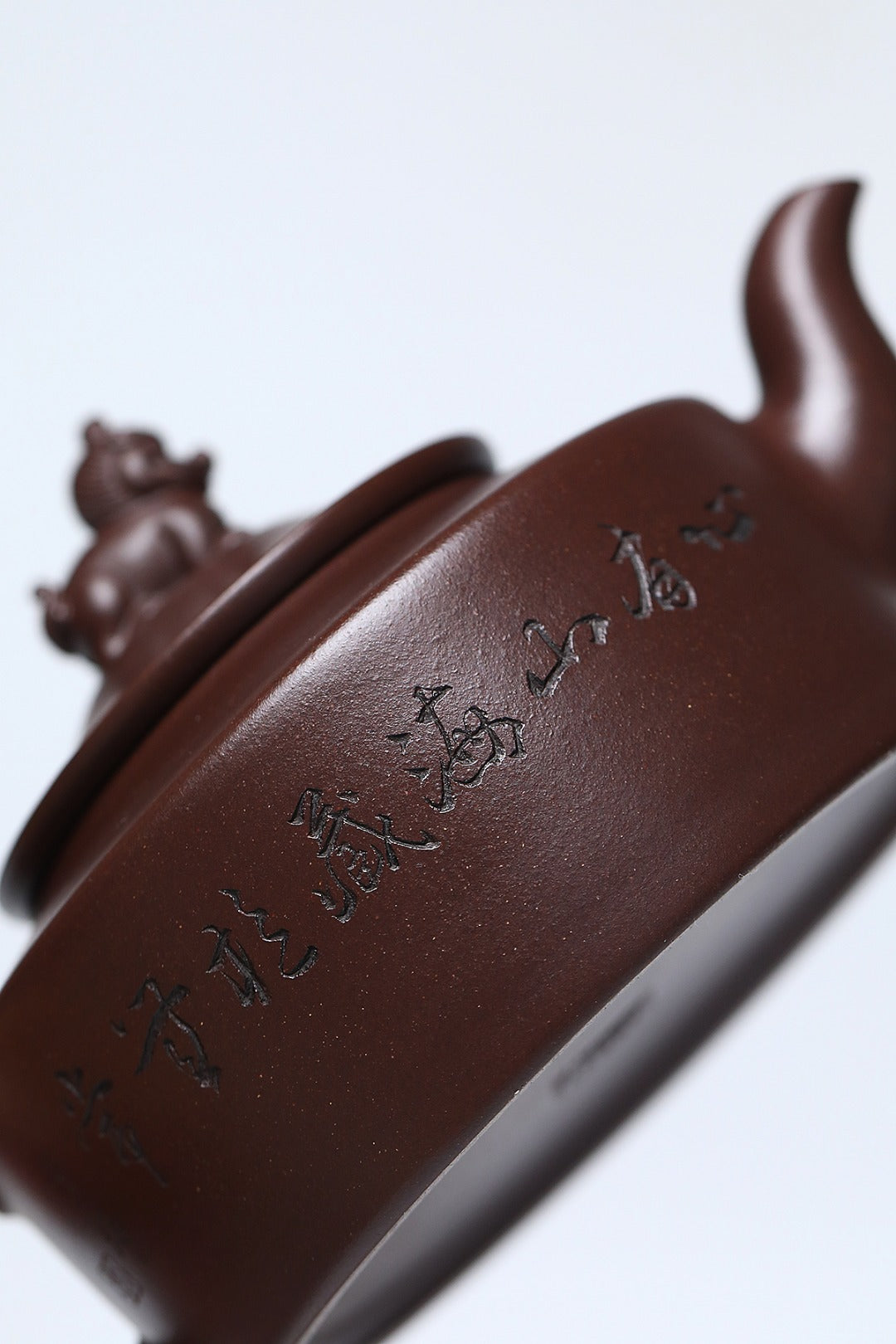 《心有山海》李玮 中国陶瓷设计艺术大师 正高级工艺美术师原矿一厂深井极品老紫泥，430cc，菱形14孔出水