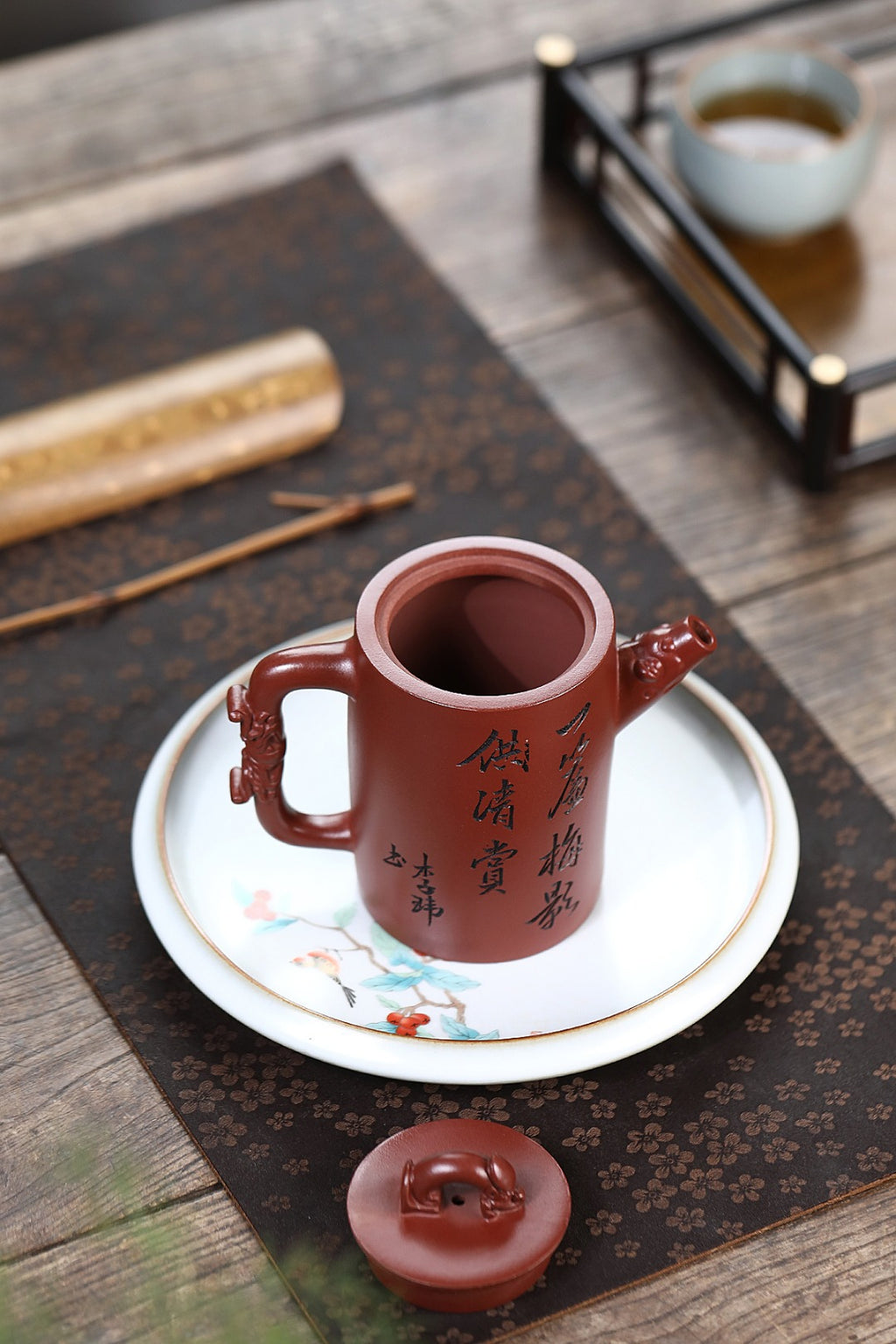 《祥龙玉柱》 国家级高级工艺美术师 蒋亚平 装饰：李玮（江苏省陶瓷艺术大师，正高）原矿极品龙血砂，350cc