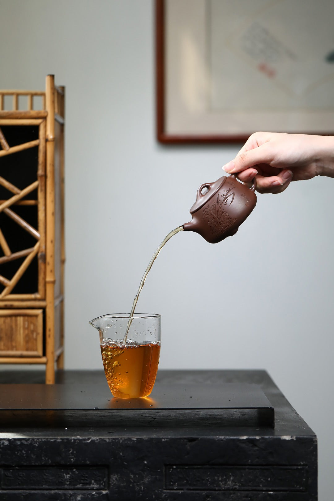 《大口石瓢》 国家级工艺美术师 鲍玉华 装饰：李玮（江苏省陶瓷艺术大师，正高）原矿文革老紫泥，170cc，菱形14孔出水