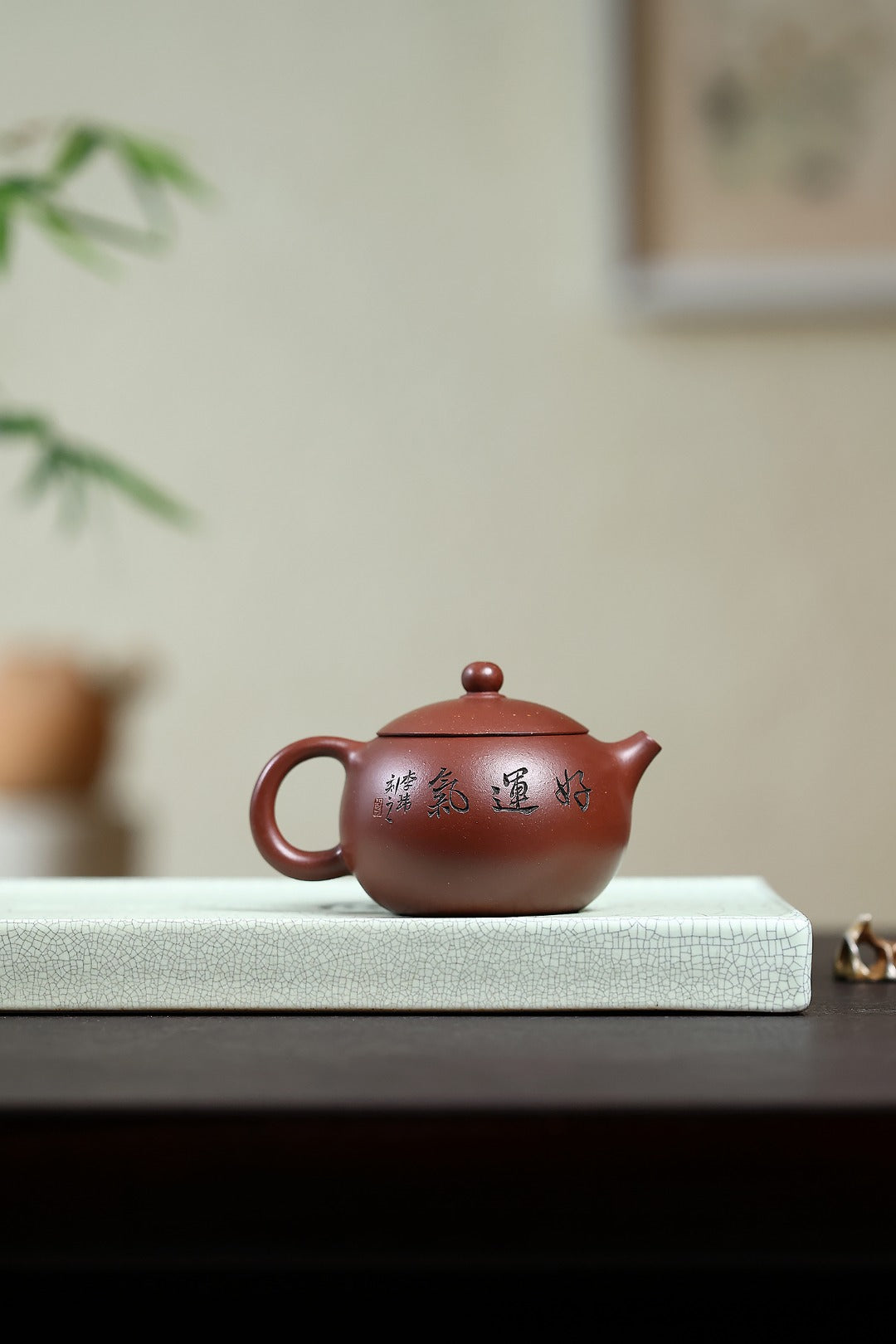 《西施》 国家级工艺美术师 鲍玉华 装饰：李玮（江苏省陶瓷艺术大师，正高）原矿家藏老紫泥，130cc，内推球孔出水